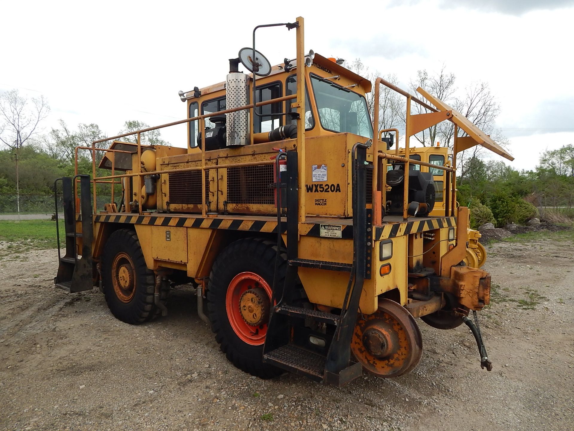 Shuttlewagon Series 500 Railcar Mover, Model SWX520A, 32,000 lb. Draw Bar Pull, 215 HP, 4-Speed - Image 5 of 27