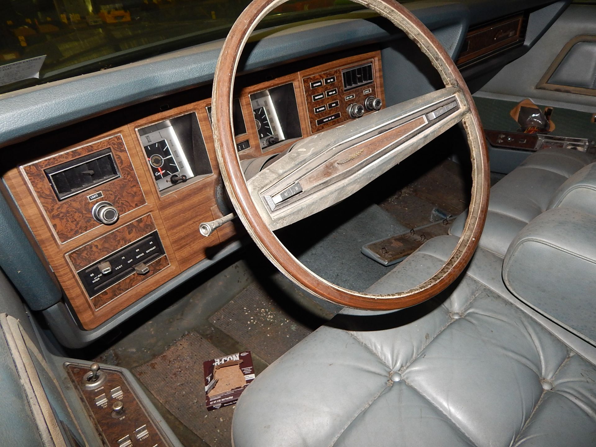 1973 Lincoln Mark IV 2-Door Coupe, VIN 3Y89A845393, Leather, PW, PL, Automatic, 11,380 Miles showing - Image 6 of 7