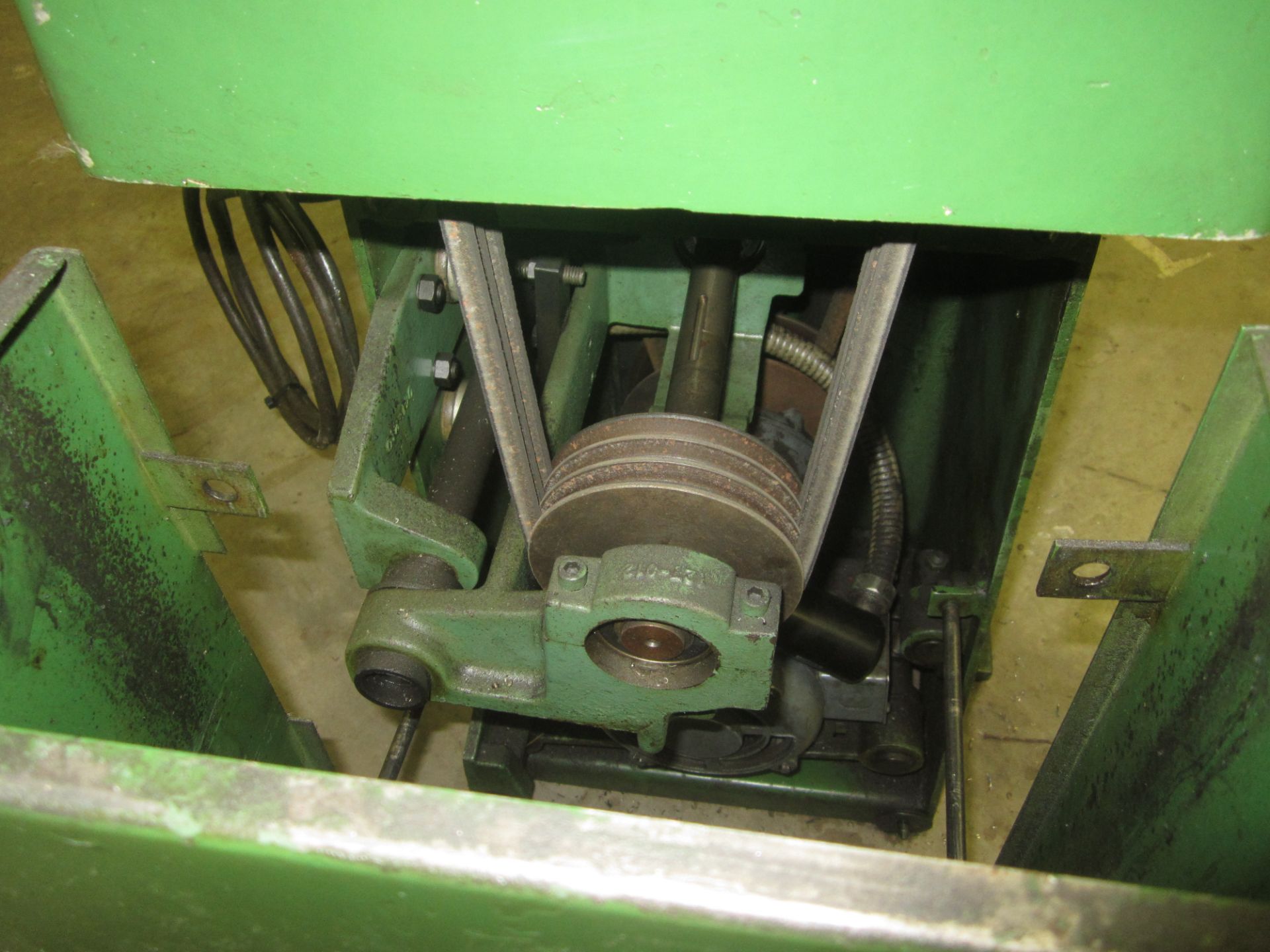 Clausing Model 5917 12" x 36" Lathe, SN 500213, 12" x 36", 8" 3- Jaw and 8" 4-Jaw Chucks, 5C - Image 9 of 10