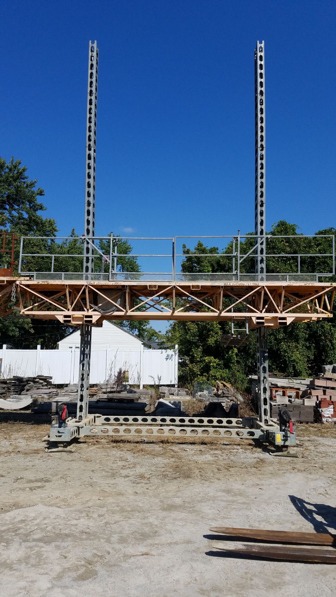 (2) Bennu Hydraulic Mast-Climbing Scaffolding Platforms w/Bridge 34’ x 7’, Load Capacity 20,000, - Image 6 of 8