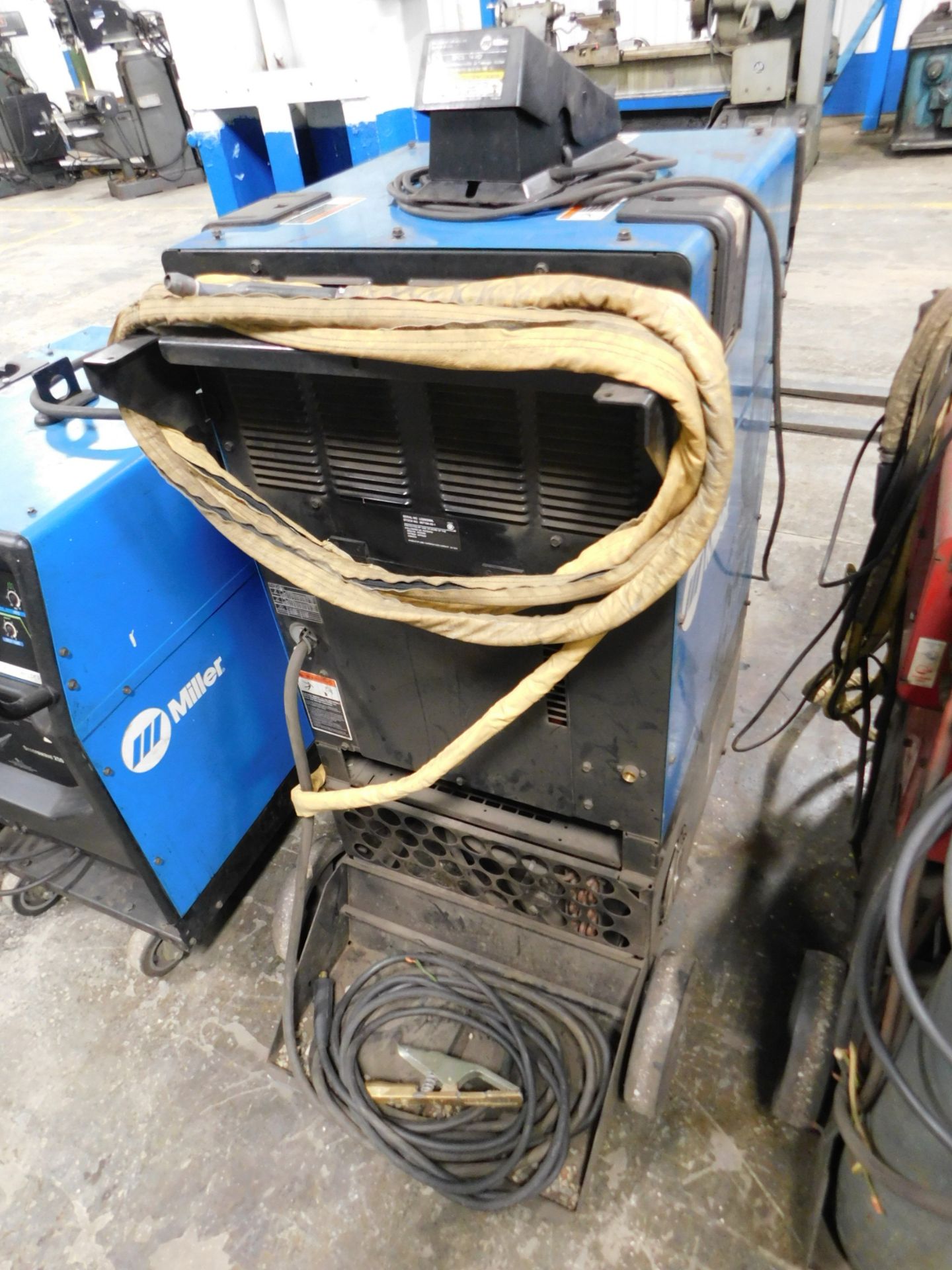 Miller Synchrowave 250DX Tig Welder, s/n LG320729, Chiller - Image 5 of 7