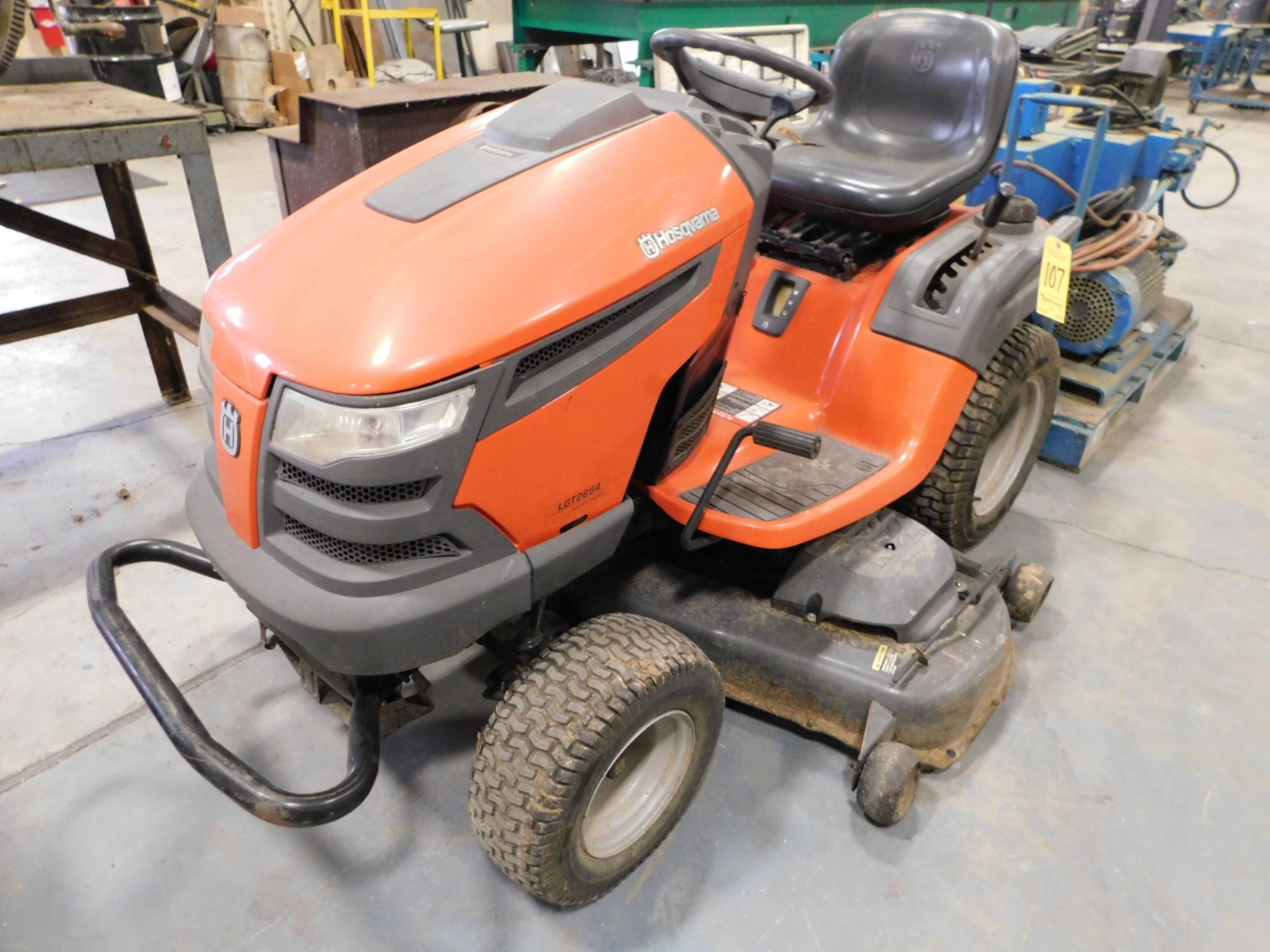 Husqvarna LGT2654, 54 Inch Riding Mower, Briggs & Stratton 26 HP Engine, 813 Hours