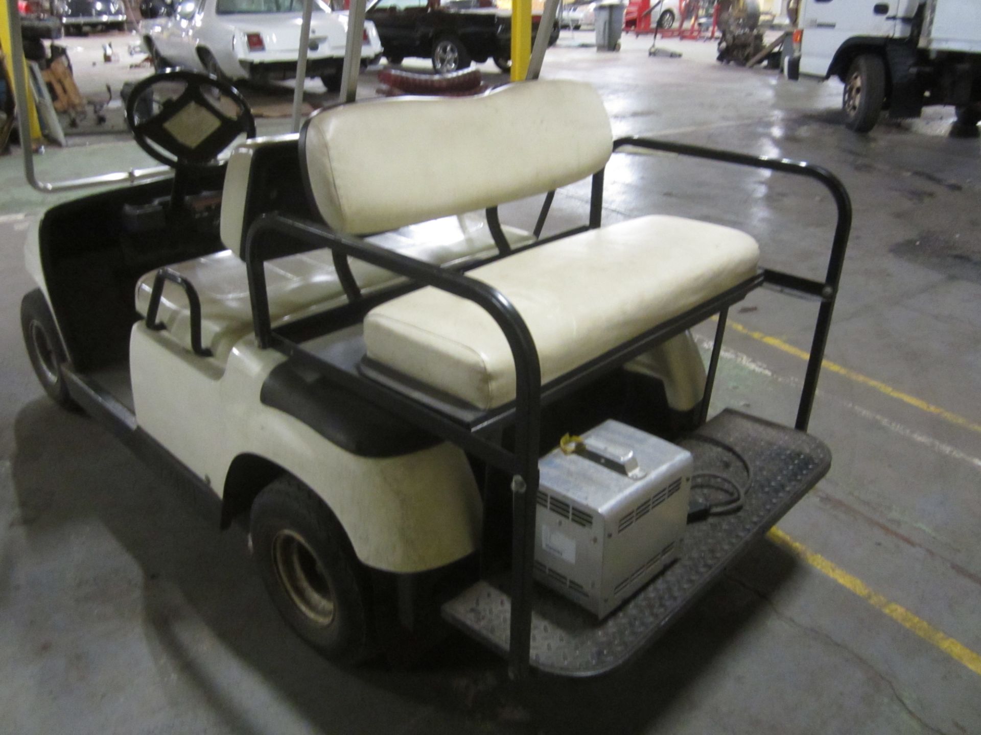 Yamaha Electric Golf Cart, s/n JU2206708, Canopy Top, Rear Seat, Charger - Image 4 of 5