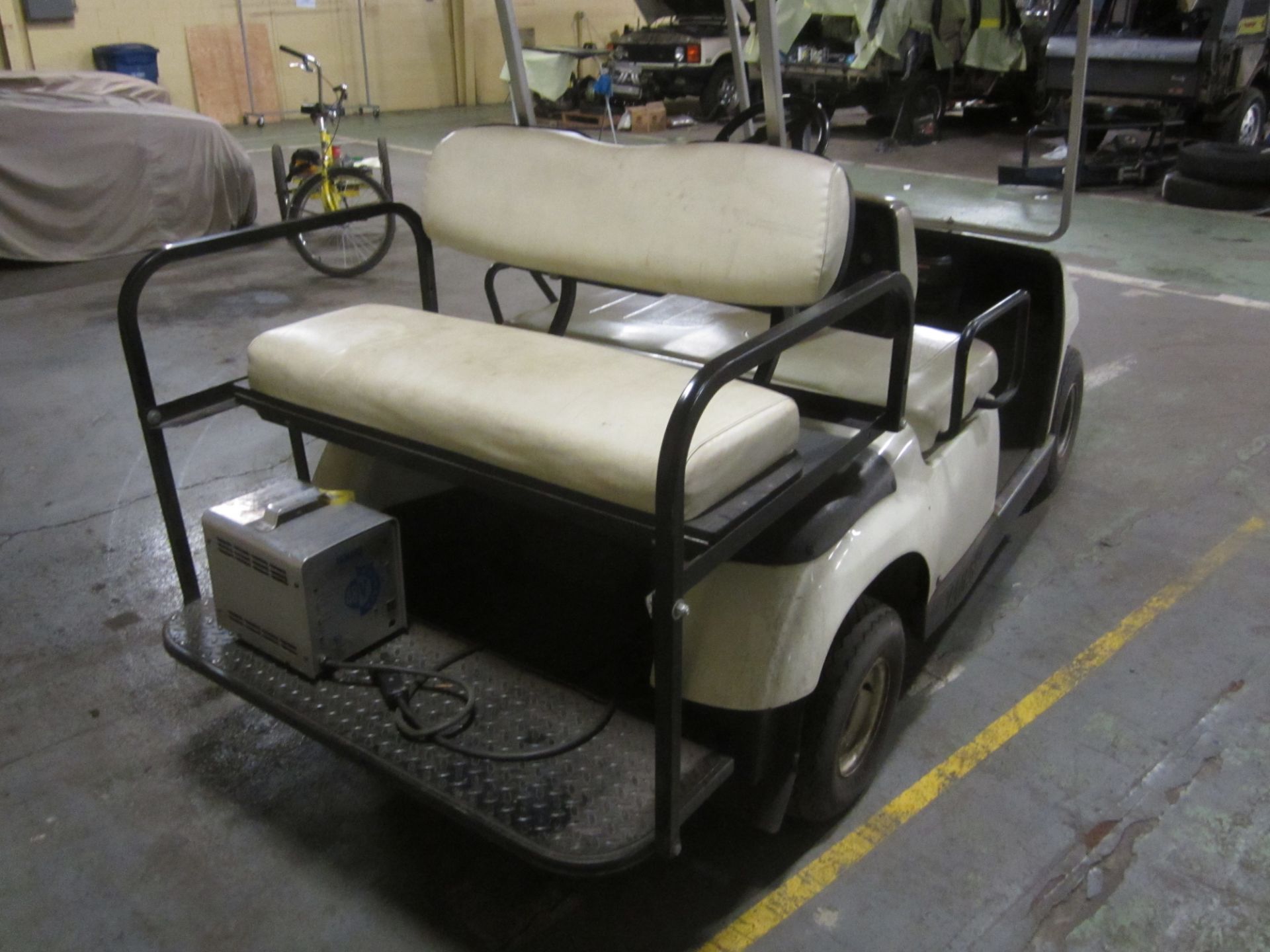 Yamaha Electric Golf Cart, s/n JU2206708, Canopy Top, Rear Seat, Charger - Image 3 of 5