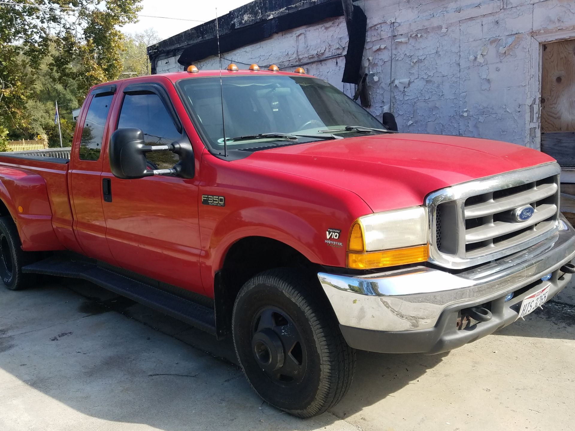 1999 Ford F-350 Dually Pick Up Truck, Vin 1FTWX33S5XEE57095, 4 Wheel Drive, 249,000 Approx. Miles - Image 2 of 15