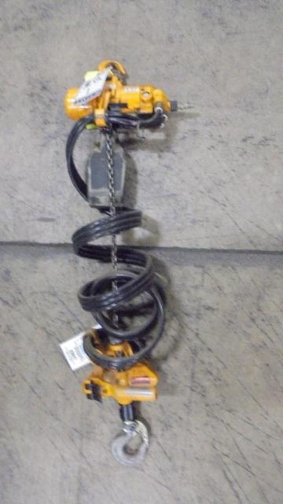 Pneumatic Harrington Hoist, 250 LB Capacity, M/N- AH250 M, S/N- 8F142