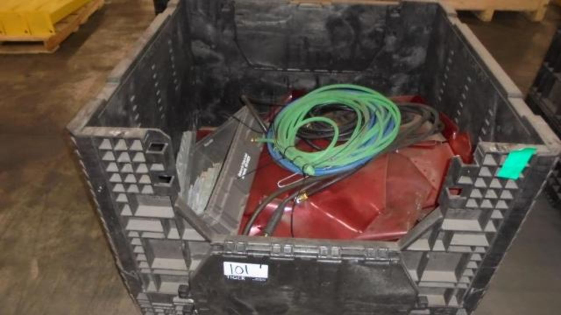 Lot Consisting of Assorted Motors, Hoses, Bolts, and Pallet of Elevating Chains - Image 2 of 4