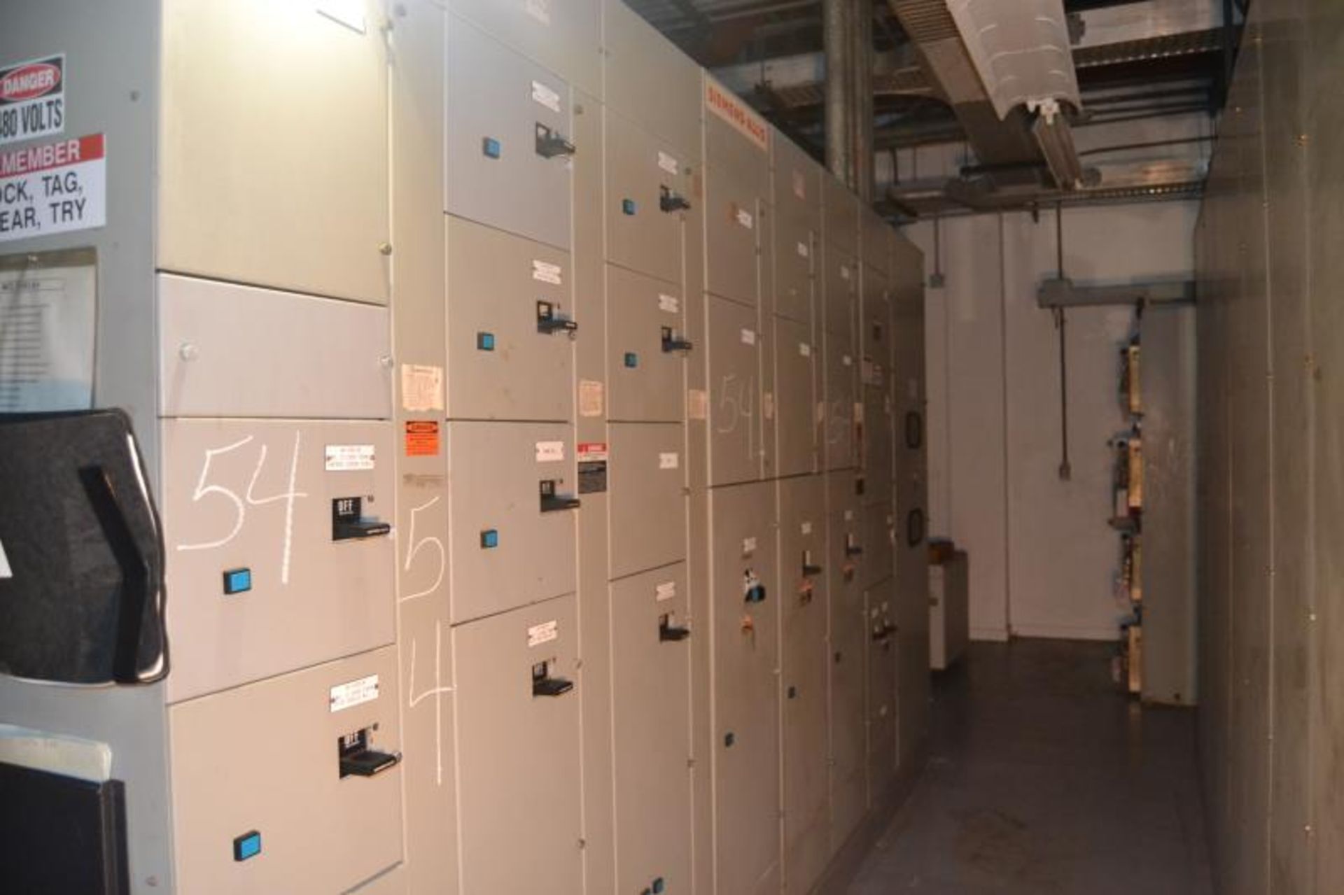 SIEMENS-ALLIS 8 SECTION 800 AMP MCC PANEL - Image 2 of 5