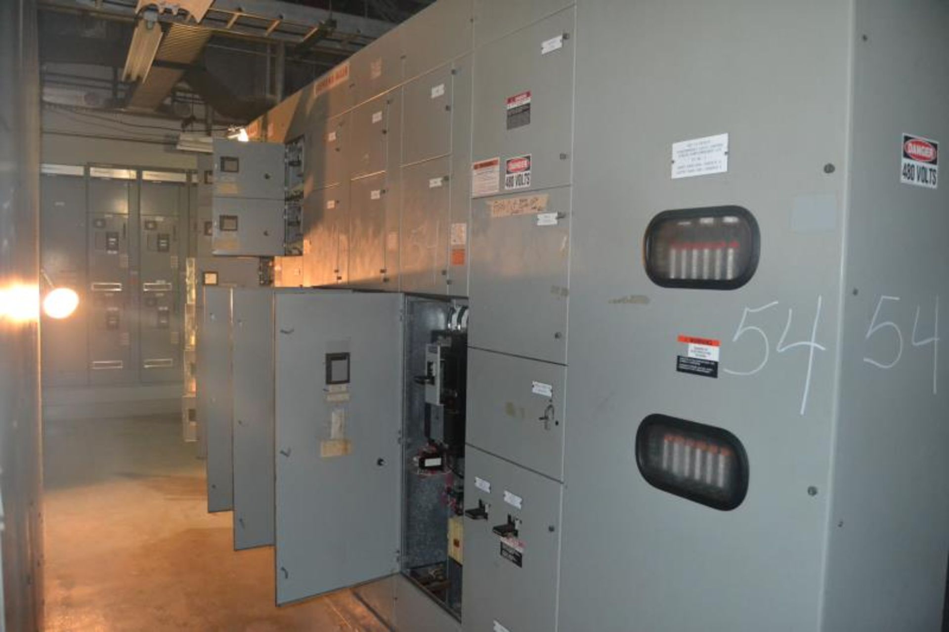 SIEMENS-ALLIS 8 SECTION 800 AMP MCC PANEL - Image 4 of 5