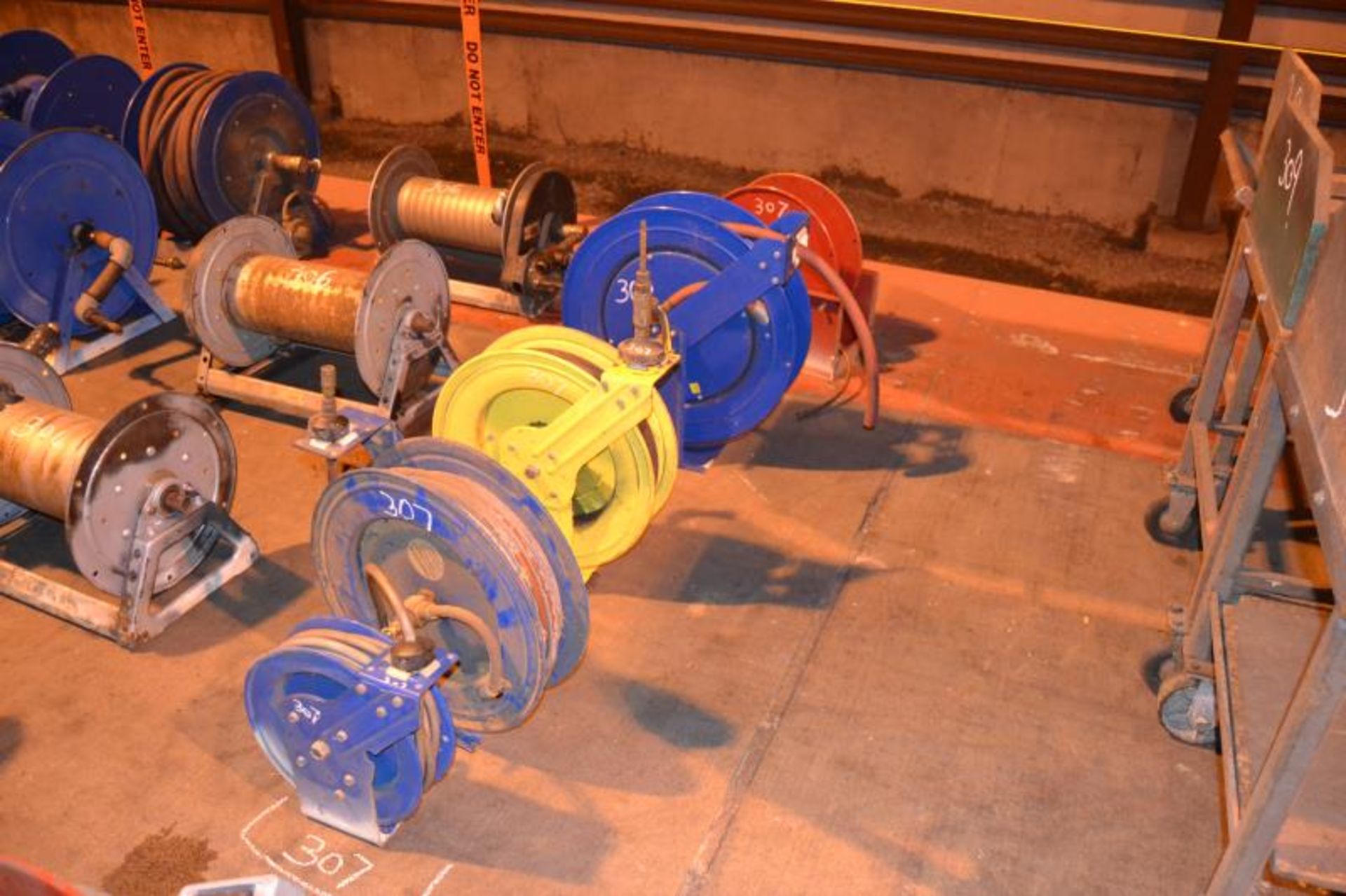 (5) AIR HOSE REELS - Image 2 of 2