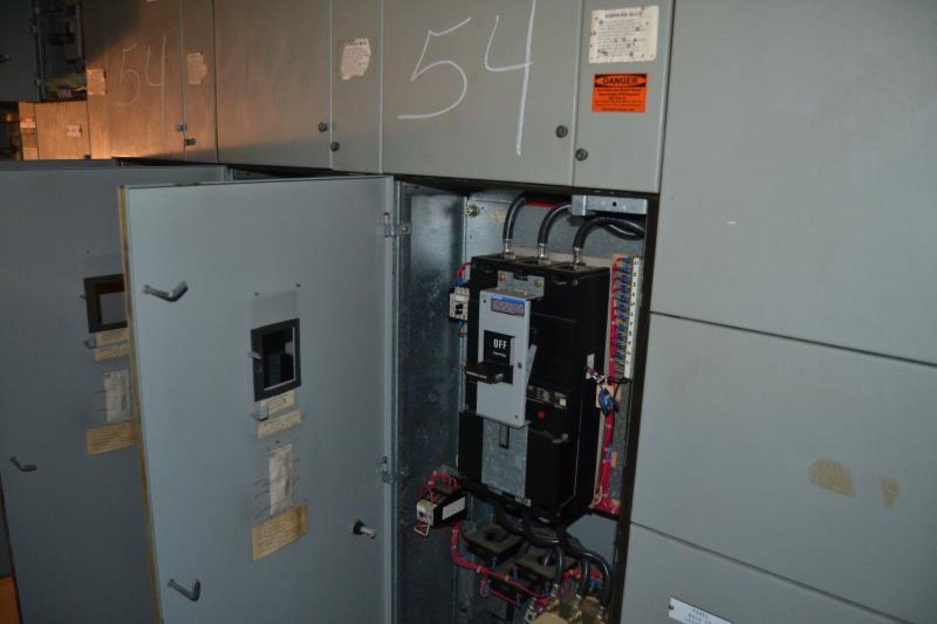 SIEMENS-ALLIS 8 SECTION 800 AMP MCC PANEL - Image 3 of 5