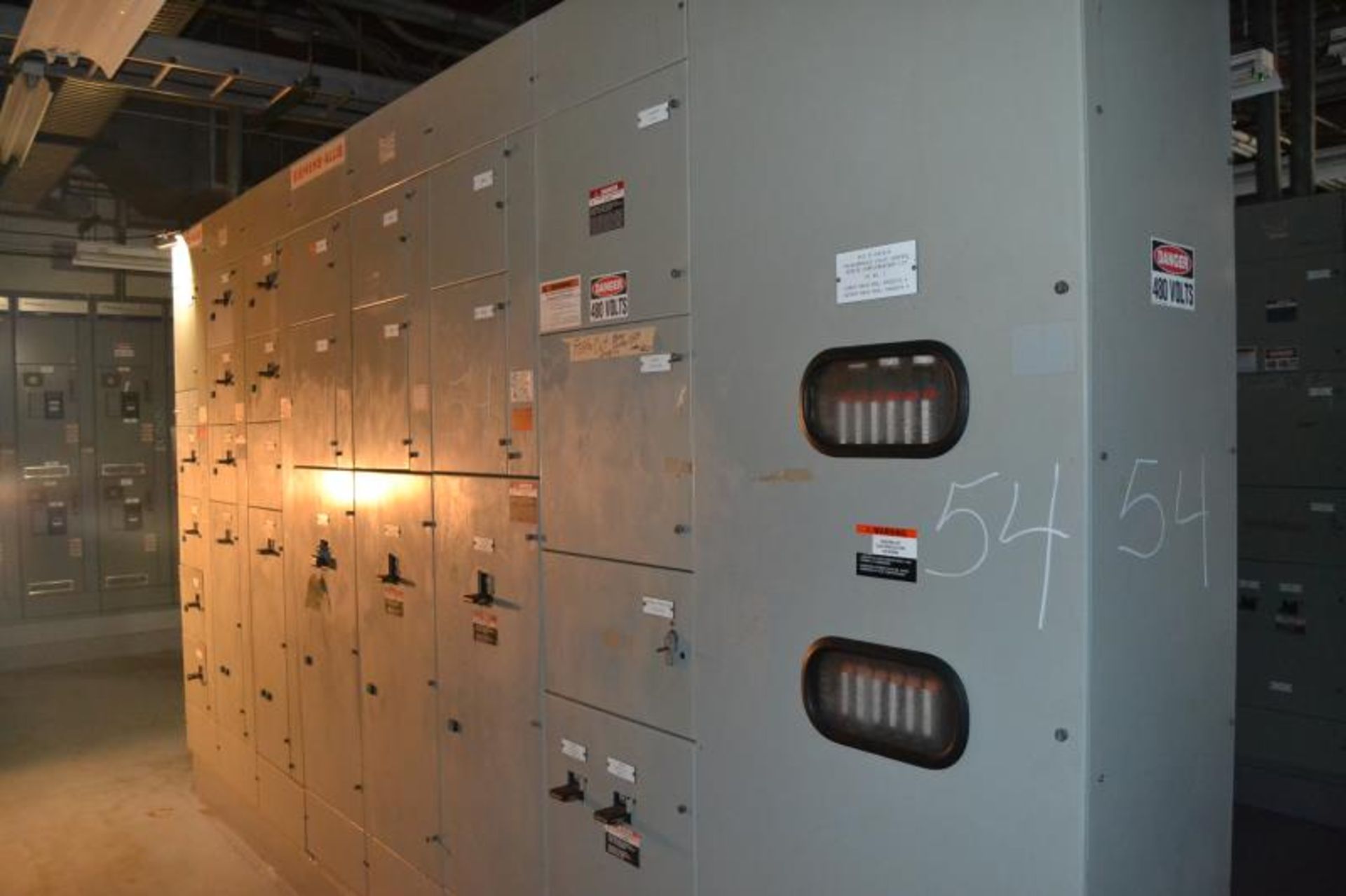 SIEMENS-ALLIS 8 SECTION 800 AMP MCC PANEL