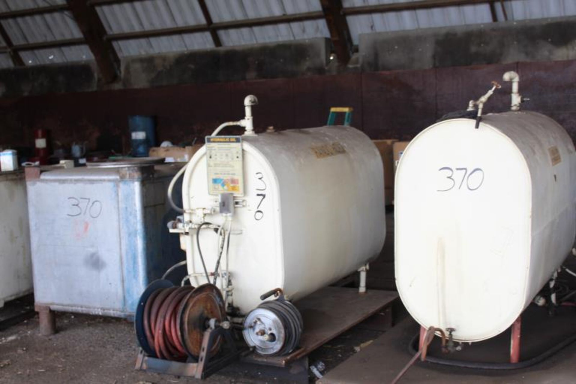 4 TANKS APPOX. 200-600 TOTE - Image 3 of 3