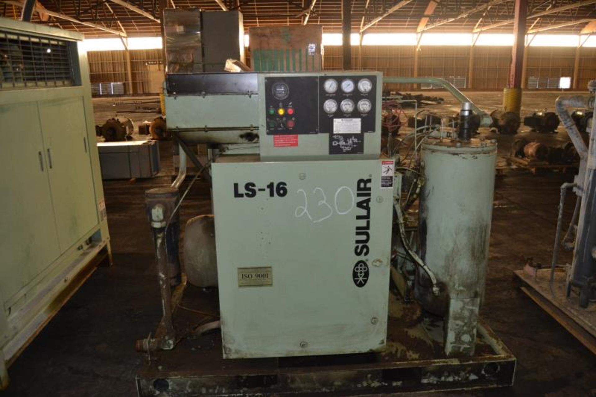 SULLAIR LA-16 75 HP SCREW TYPE AIR COMPRESSOR