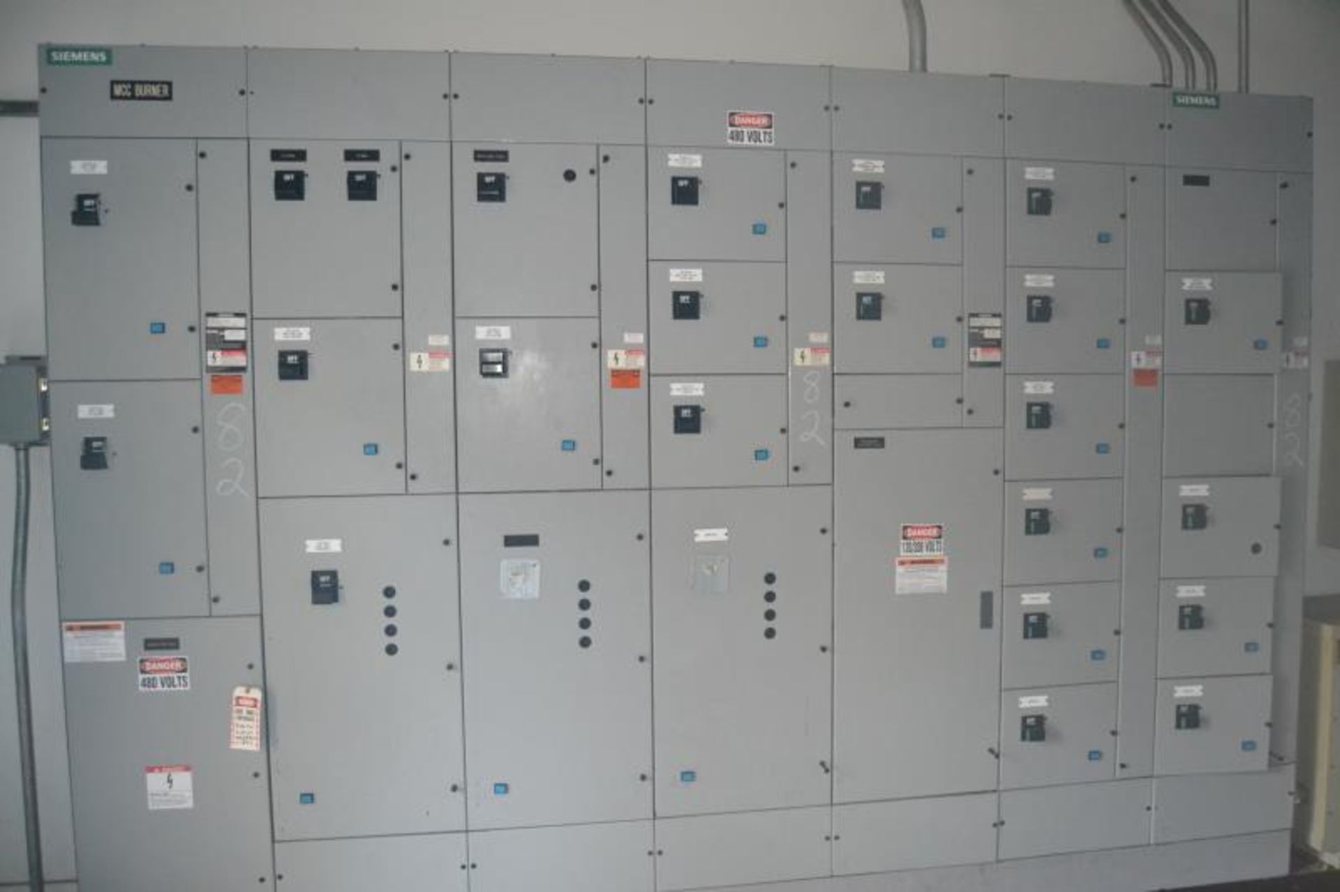 SIEMENS 7 SECTION 800 AMP MCC PANEL - Image 2 of 4