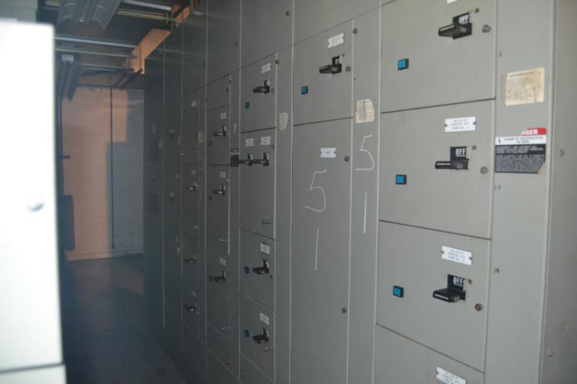 SIEMENS-ALLIS 14 SECTION 800 AMP MCC PANEL