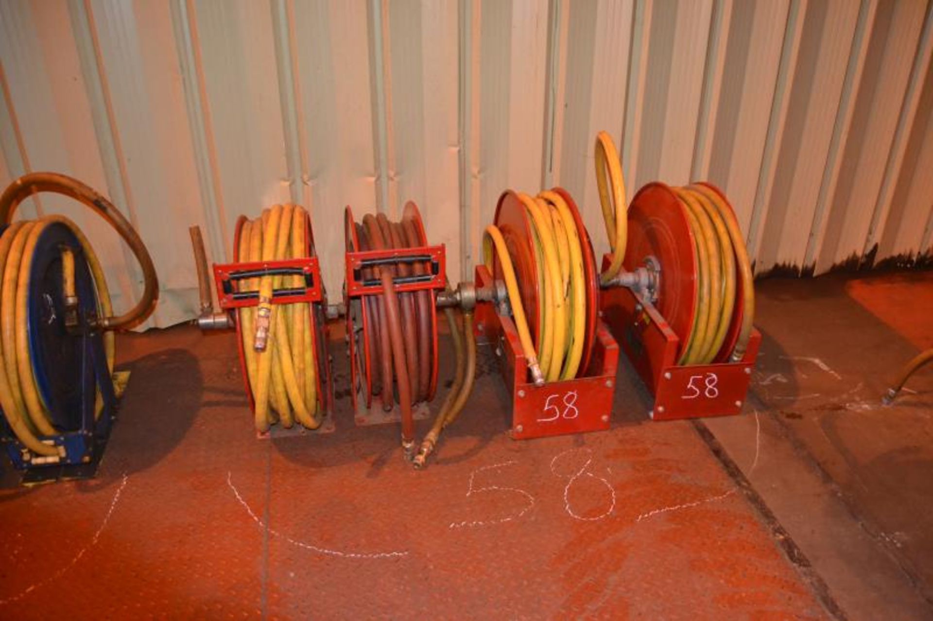 (4)) AIR HOSE REELS