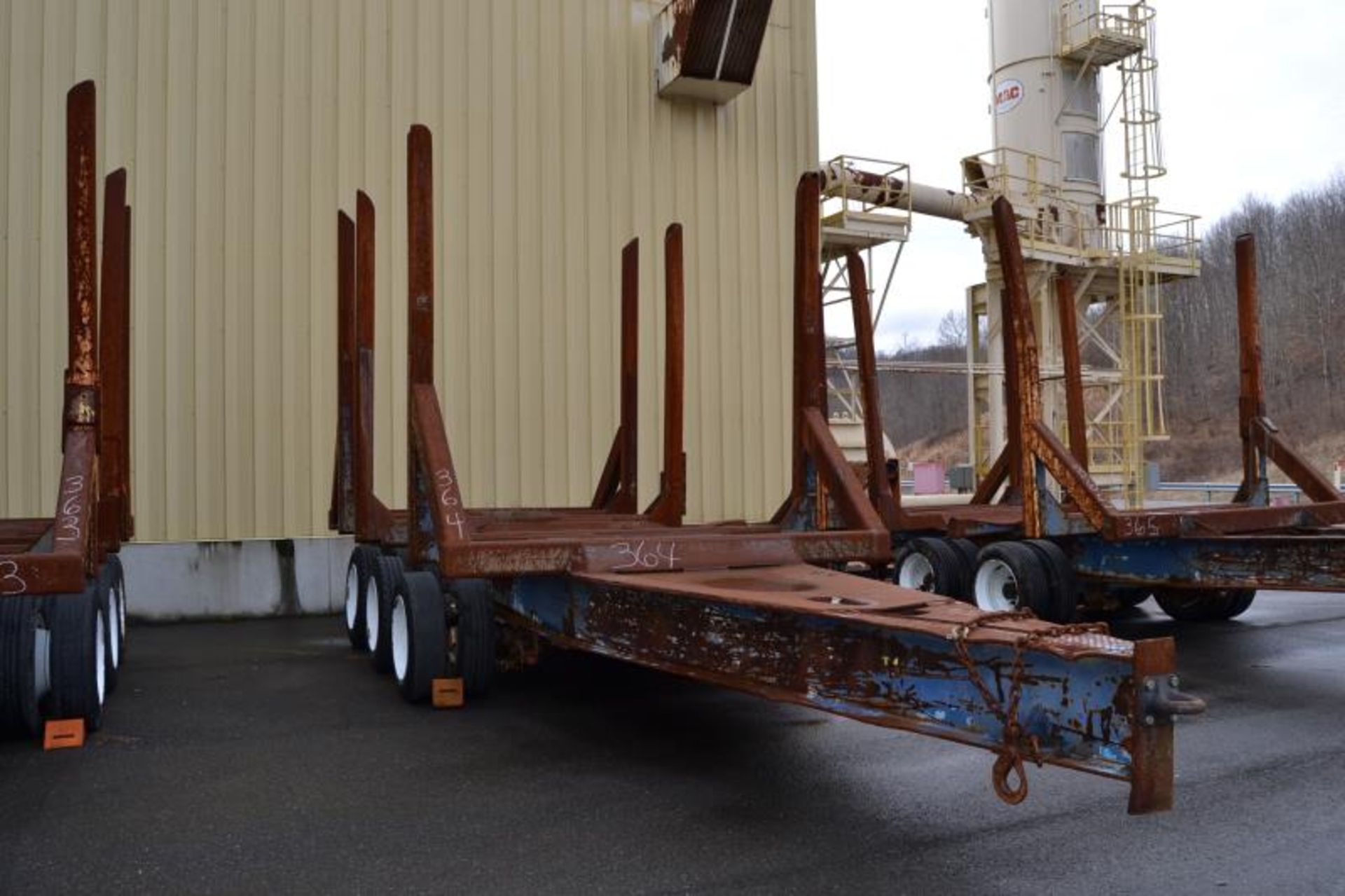 TRI AXLE PINTLE HITCH LOG TRAILER - Image 2 of 2