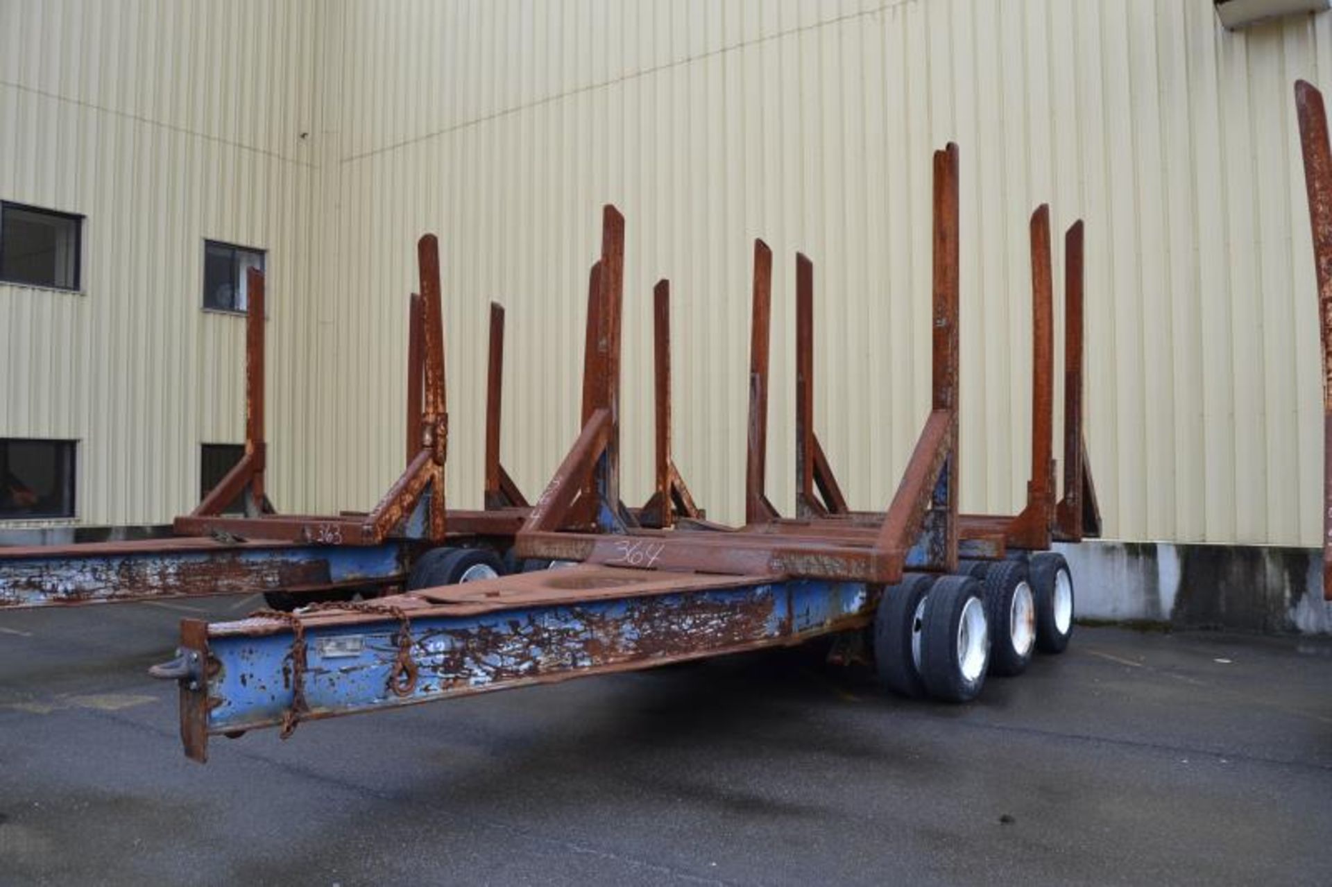 TRI AXLE PINTLE HITCH LOG TRAILER