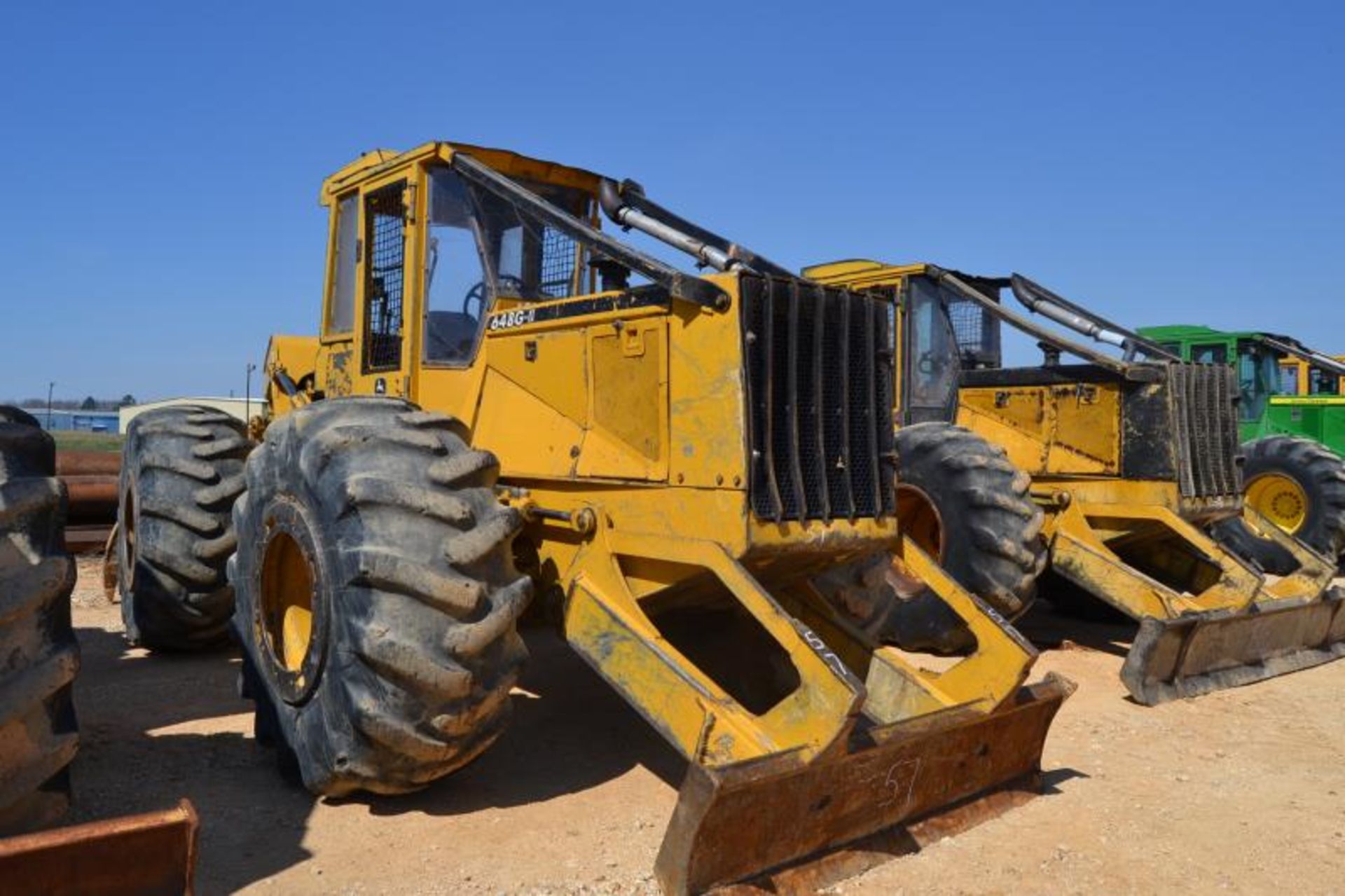 JOHN DEERE 648 G II GRAPPLE SKIDDER W/30.5X32 RUB; W/15759 HOURS SN# 575680 - Image 2 of 3