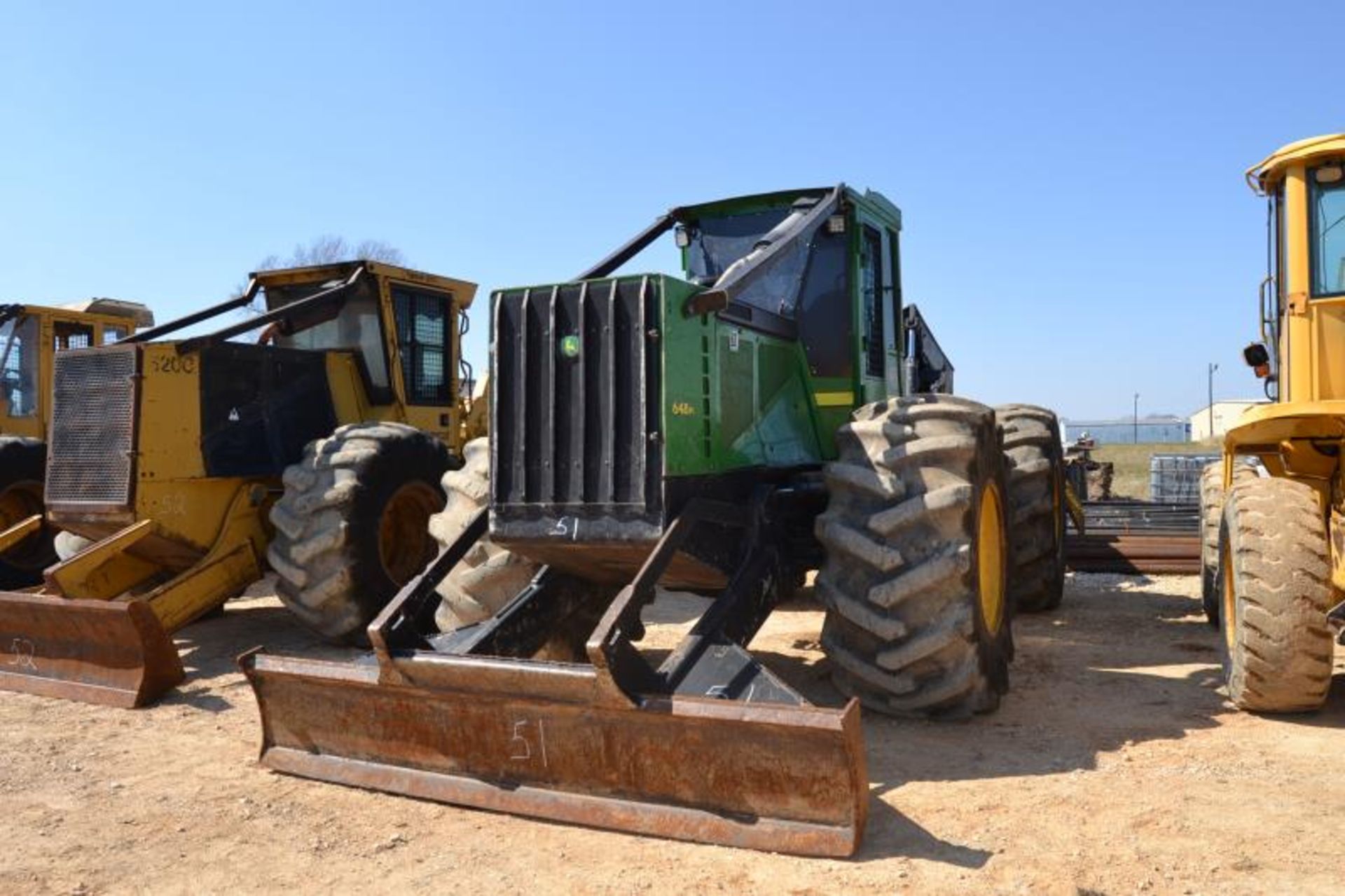 JOHN DEERE 648H DOUBLE ARCH GRAPPLE SKIDDER W/WINCH; W/30.5X32 RUB; W/12185 HOURS SN# 617974 - Image 2 of 4