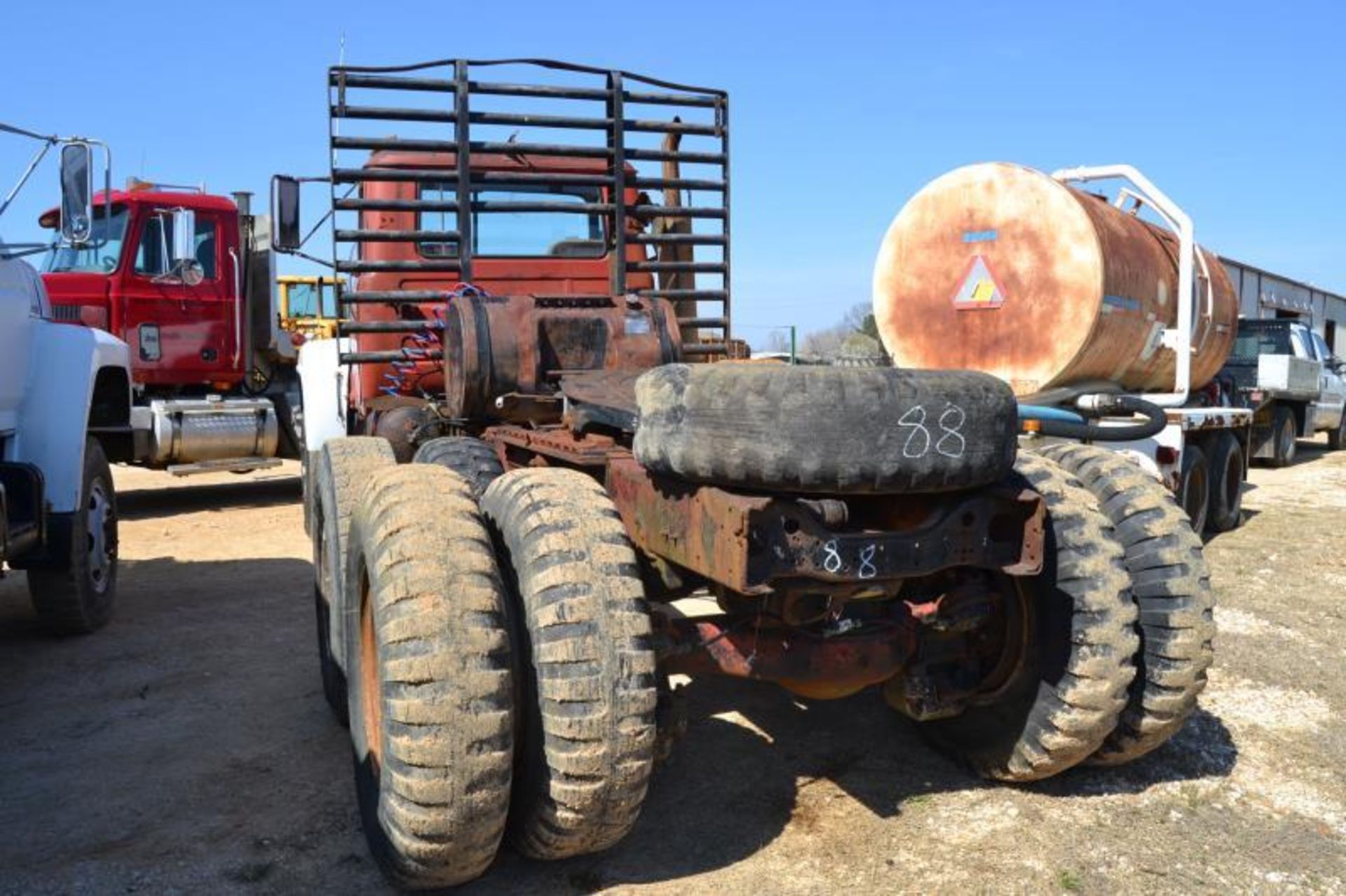 MACK PULLOUT TRUCK - Image 2 of 2