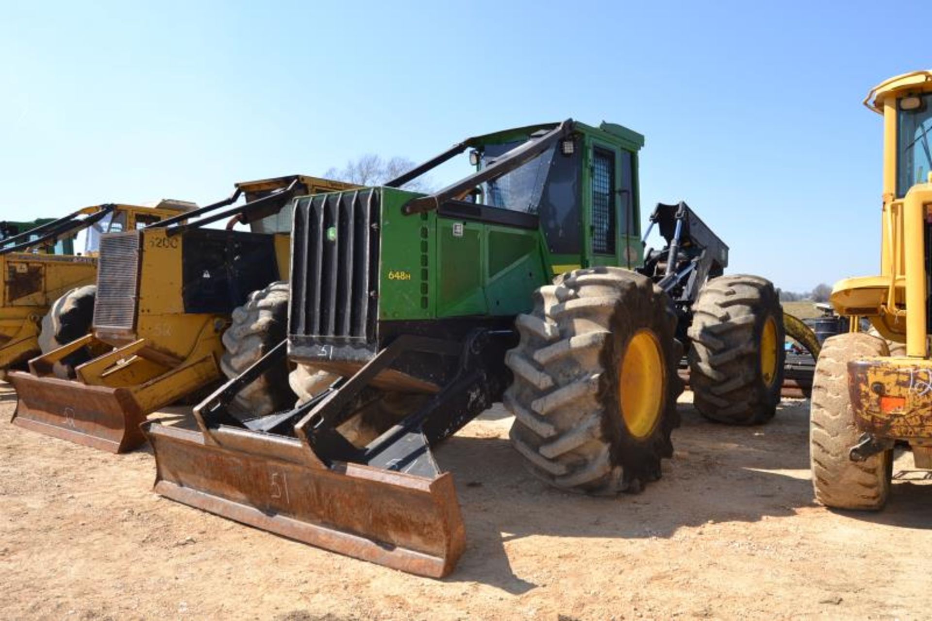 JOHN DEERE 648H DOUBLE ARCH GRAPPLE SKIDDER W/WINCH; W/30.5X32 RUB; W/12185 HOURS SN# 617974 - Image 3 of 4