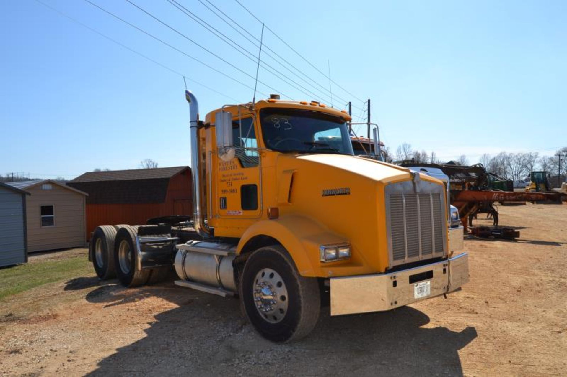 1999 KENWORTH TW800 DAY CAB ROAD TRACTOR W/ 400 CUMMINS 10 SPEED TRANS 749800 MILES