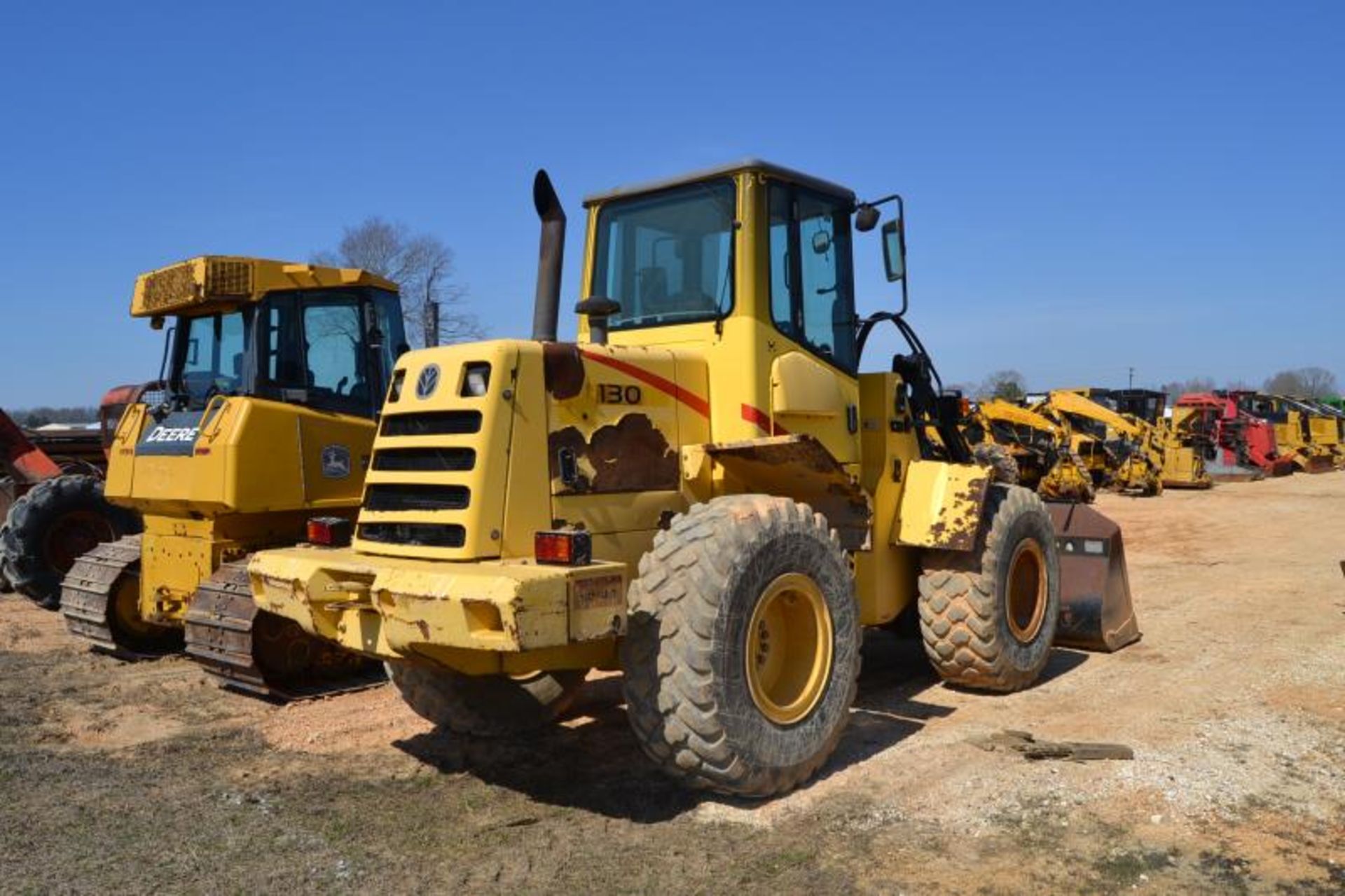 NEW HOLLAND 130 ARTICULATING WHEEL LOADER W/QUICK ATTACH; W/BUCKET; W/20.5 X 25 RUB; W/6893 HOURS - Image 3 of 4