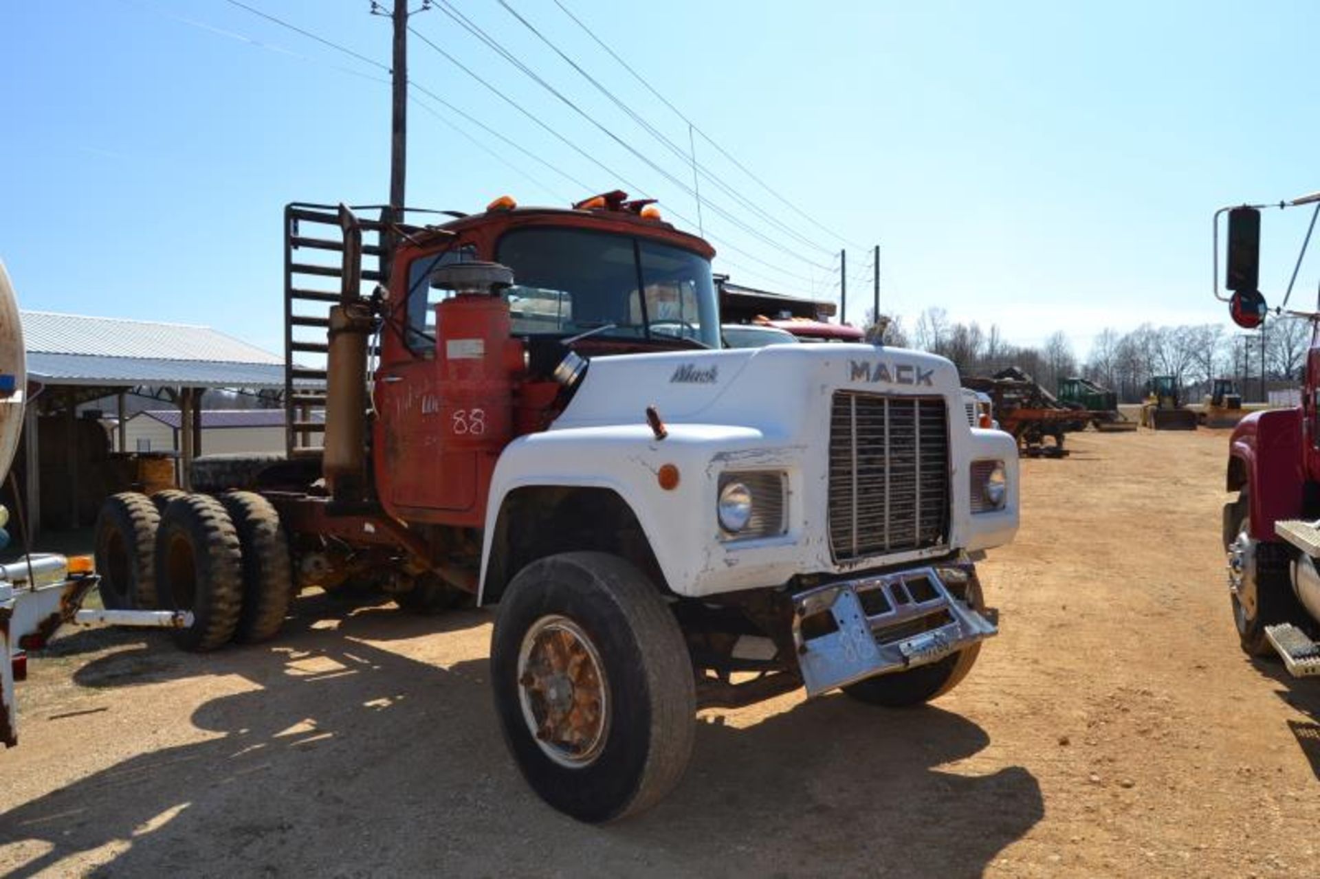 MACK PULLOUT TRUCK