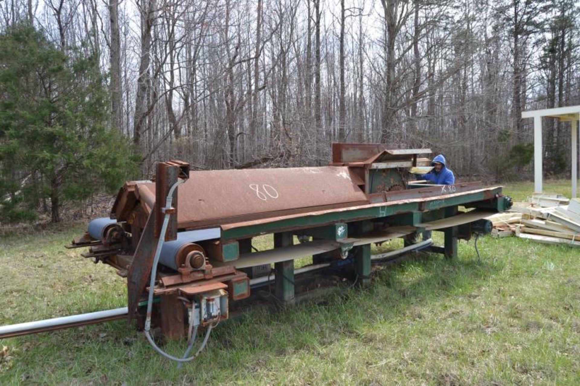 MAC CHIP N SAW W/ 48" SAWS W/ SHARP CHAIN W/ OFF BEARING BELTS