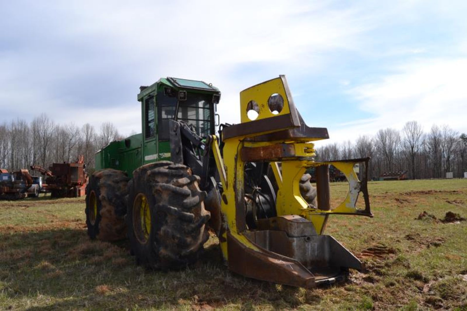 JOHN DEERE 643J FELLER BUNCHER W/ SAW HEAD 28LX26 RUB SN#770174 - Image 3 of 6