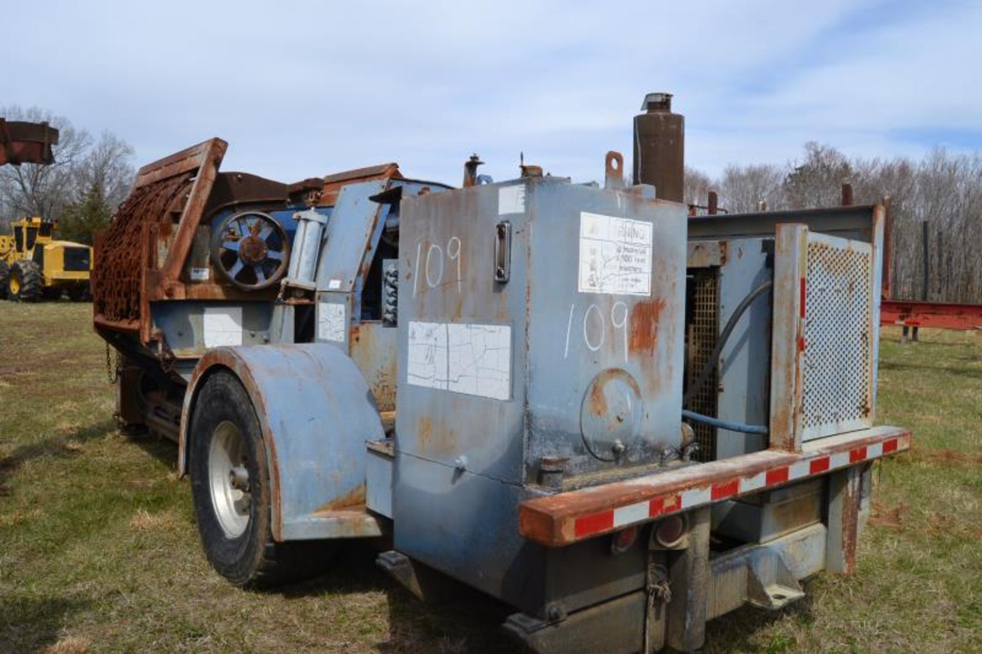 PETERSON 4800C PORTABLE FLAIL DEBARKER SN#10-3944 - Image 2 of 3