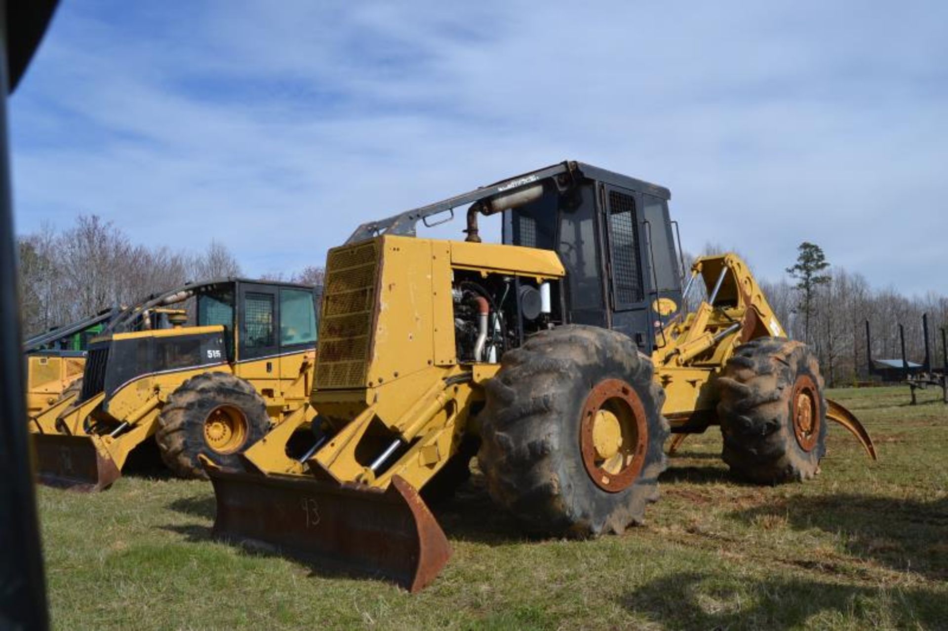 CTR 950B DUAL ARCH GRAPPLE SKIDDER W/ 30.5 X 32 RUB W. CUMMINS ENGINE SN#CSI5406 7662 HRS - Image 2 of 4