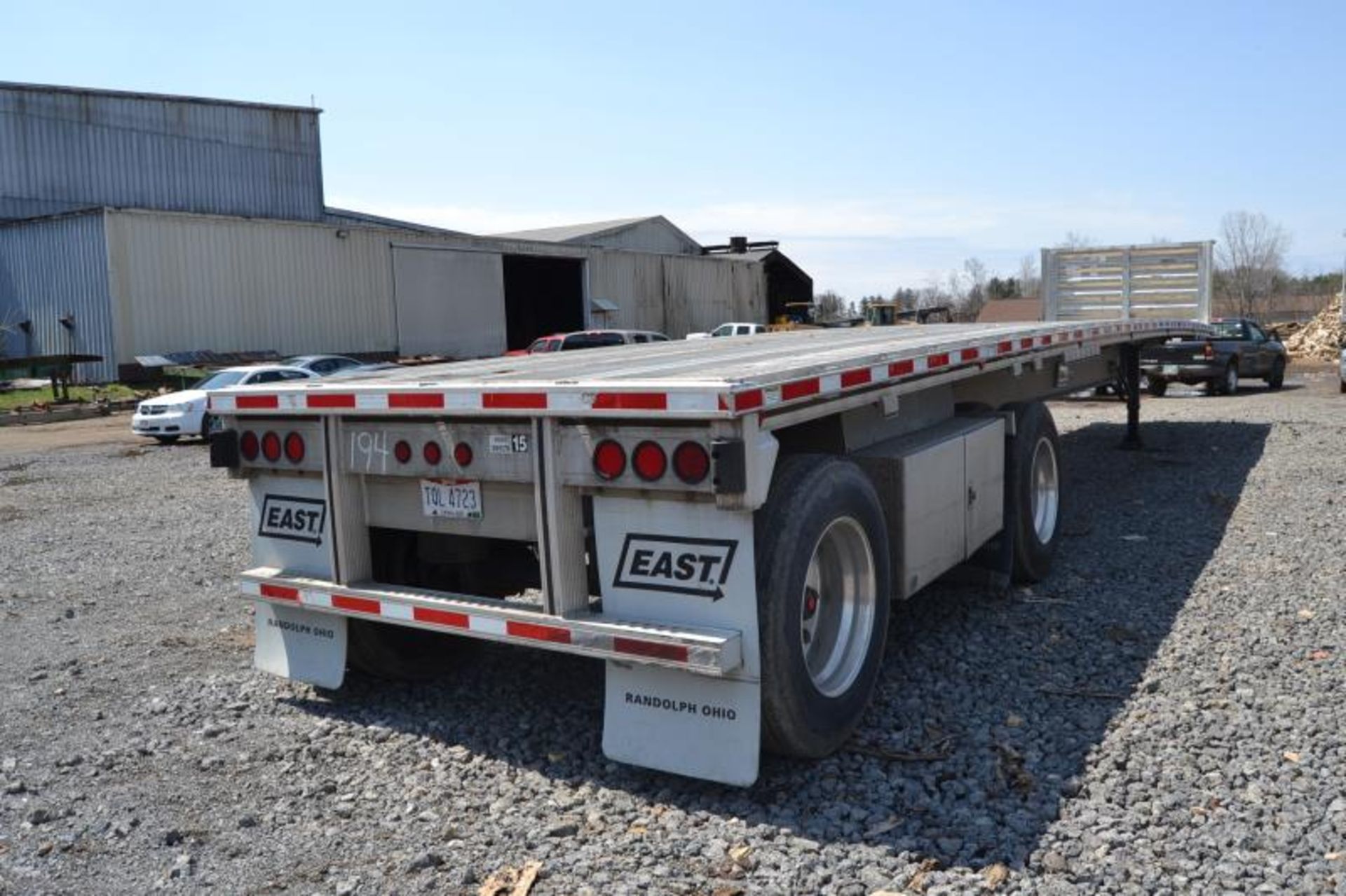 2006 EAST 48' X 102" SPREAD AXLE FLATBED TRAILER ALL ALUMINUM UNIT 15 SN# 1E1H5Y2826RD39570 - Image 2 of 3