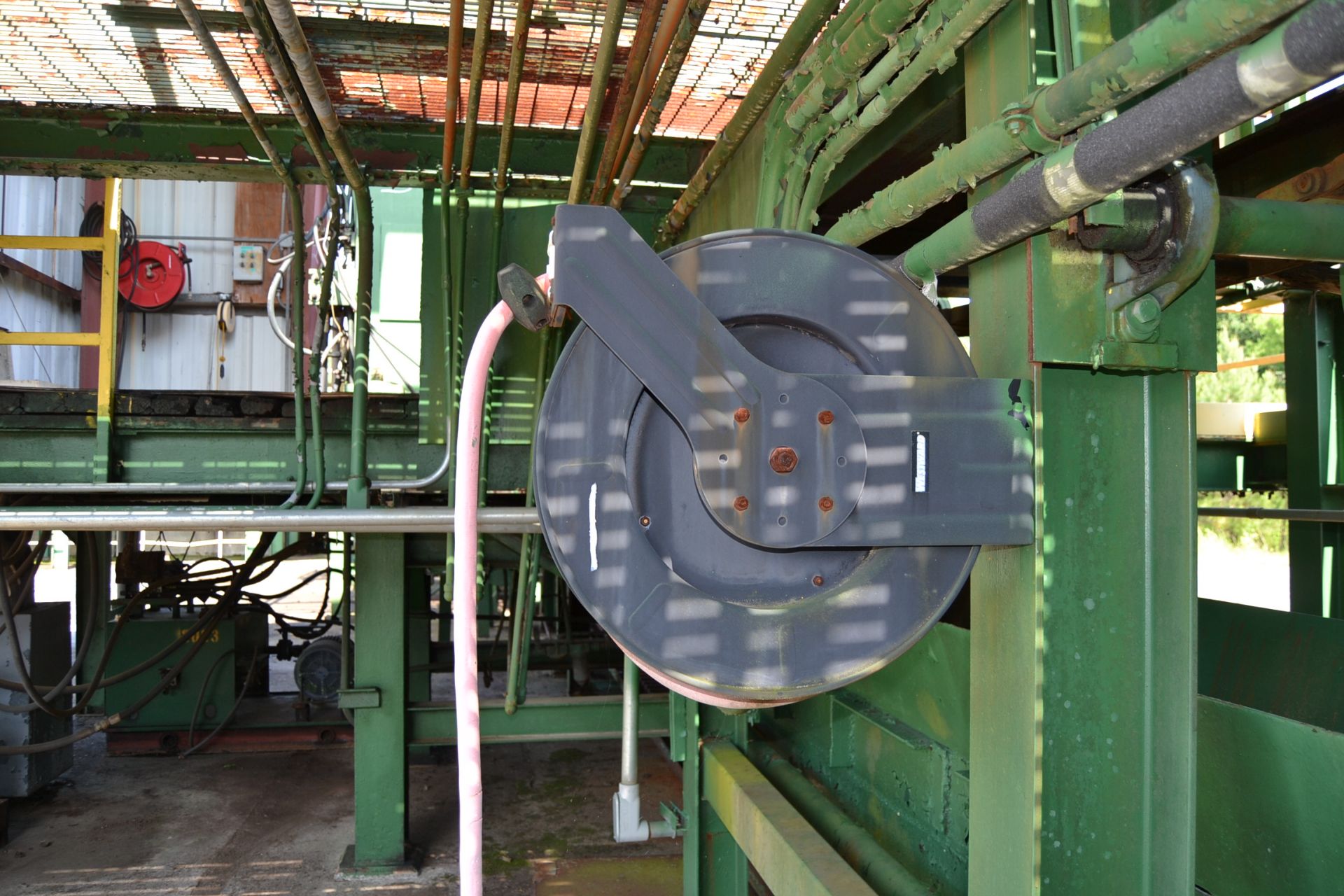 (4) AIR HOSE REELS (LOCATED AT LOG LINE)