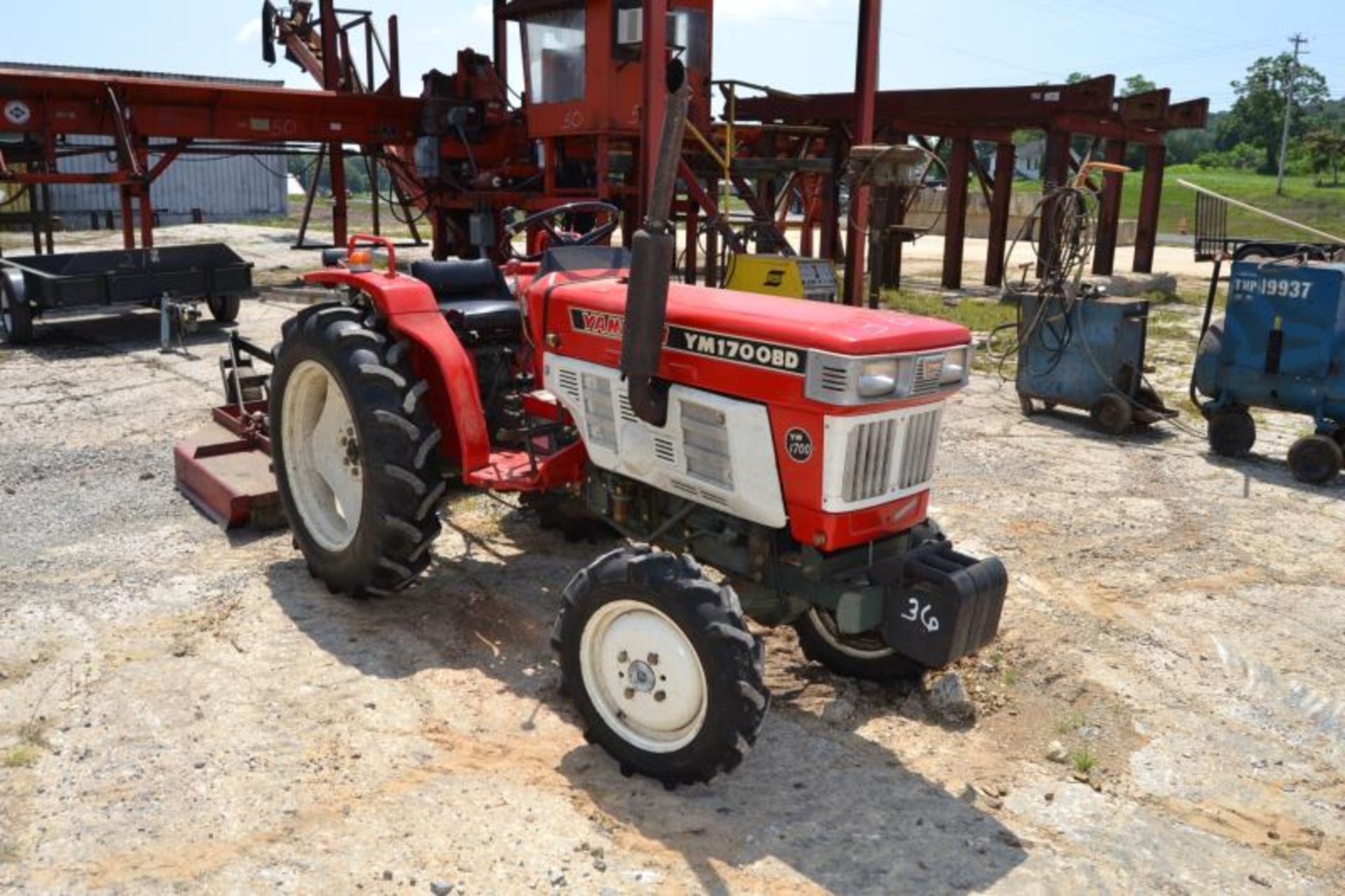 YANMAR YM 1700 4X4 TRACTOR W/ DIESEL ENGINE W/ 4' BUSH HOG 164 HOURS