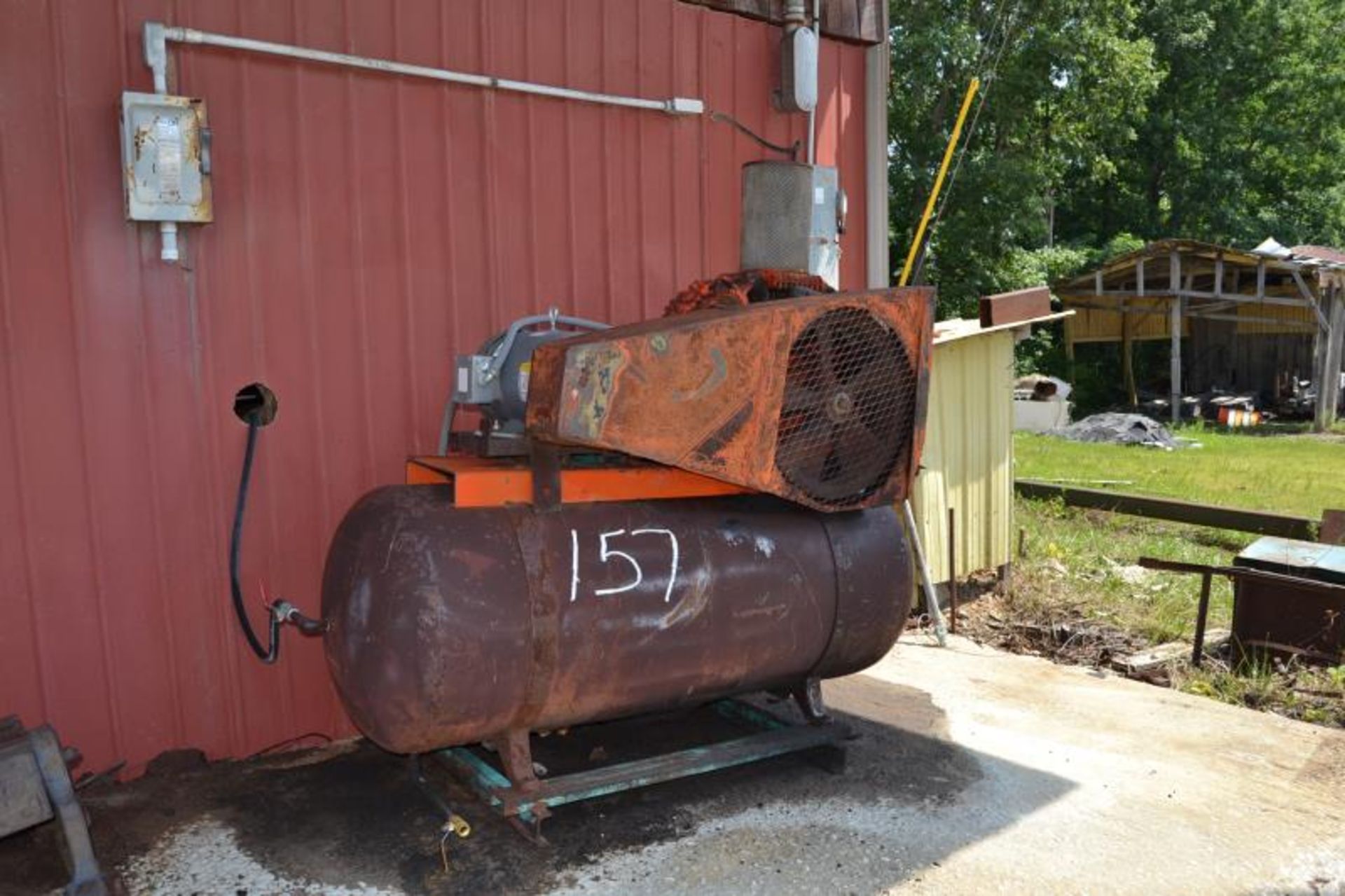 10 HP TANK MOUNTED AIR COMPRESSOR