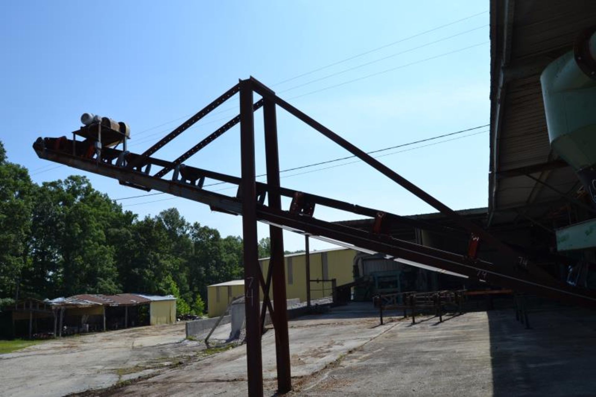 16"X38' INCLINE CONCAVE BELT CONVEYOR W/ DRIVE - Image 2 of 3