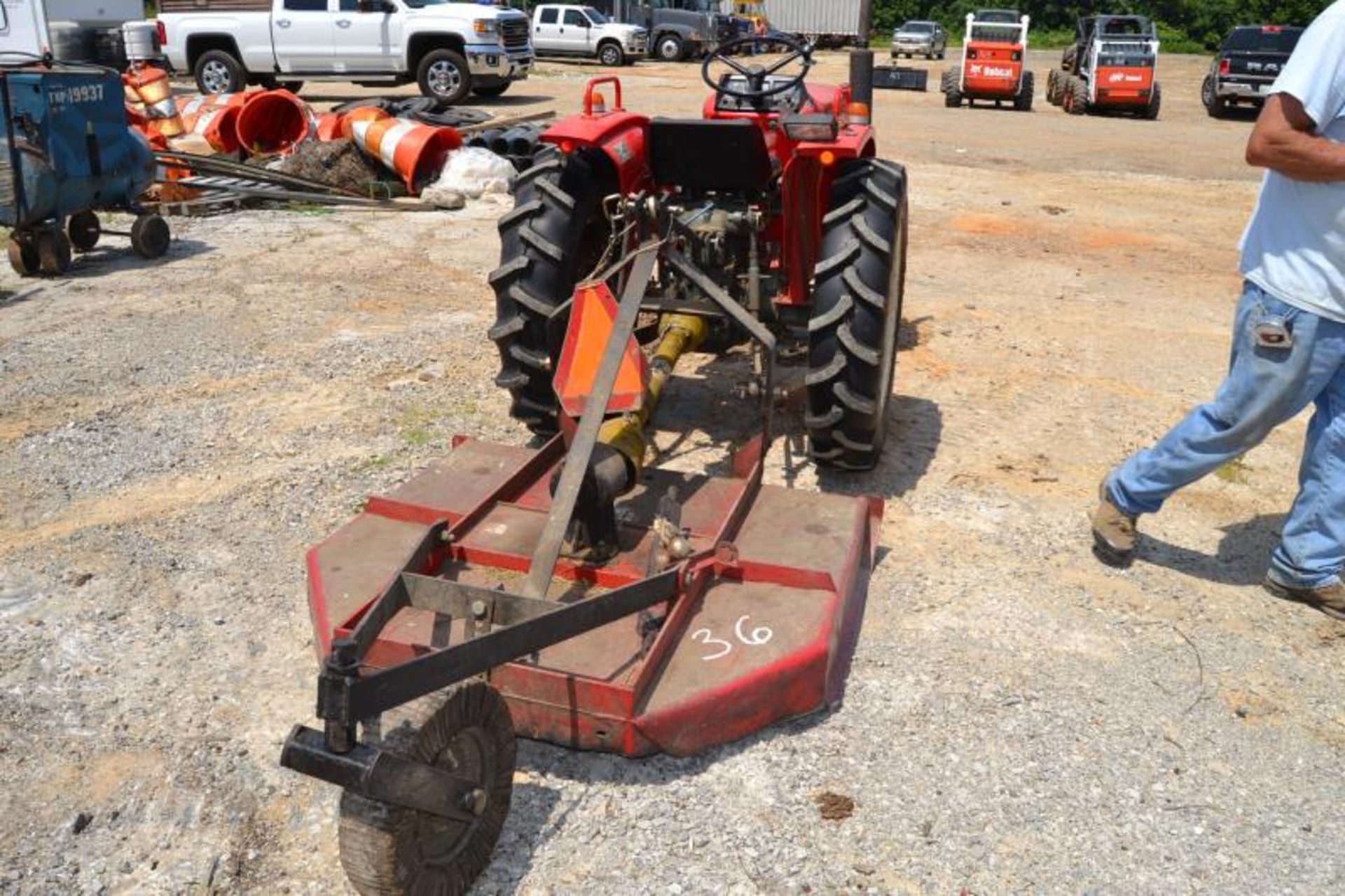 YANMAR YM 1700 4X4 TRACTOR W/ DIESEL ENGINE W/ 4' BUSH HOG 164 HOURS - Image 2 of 3