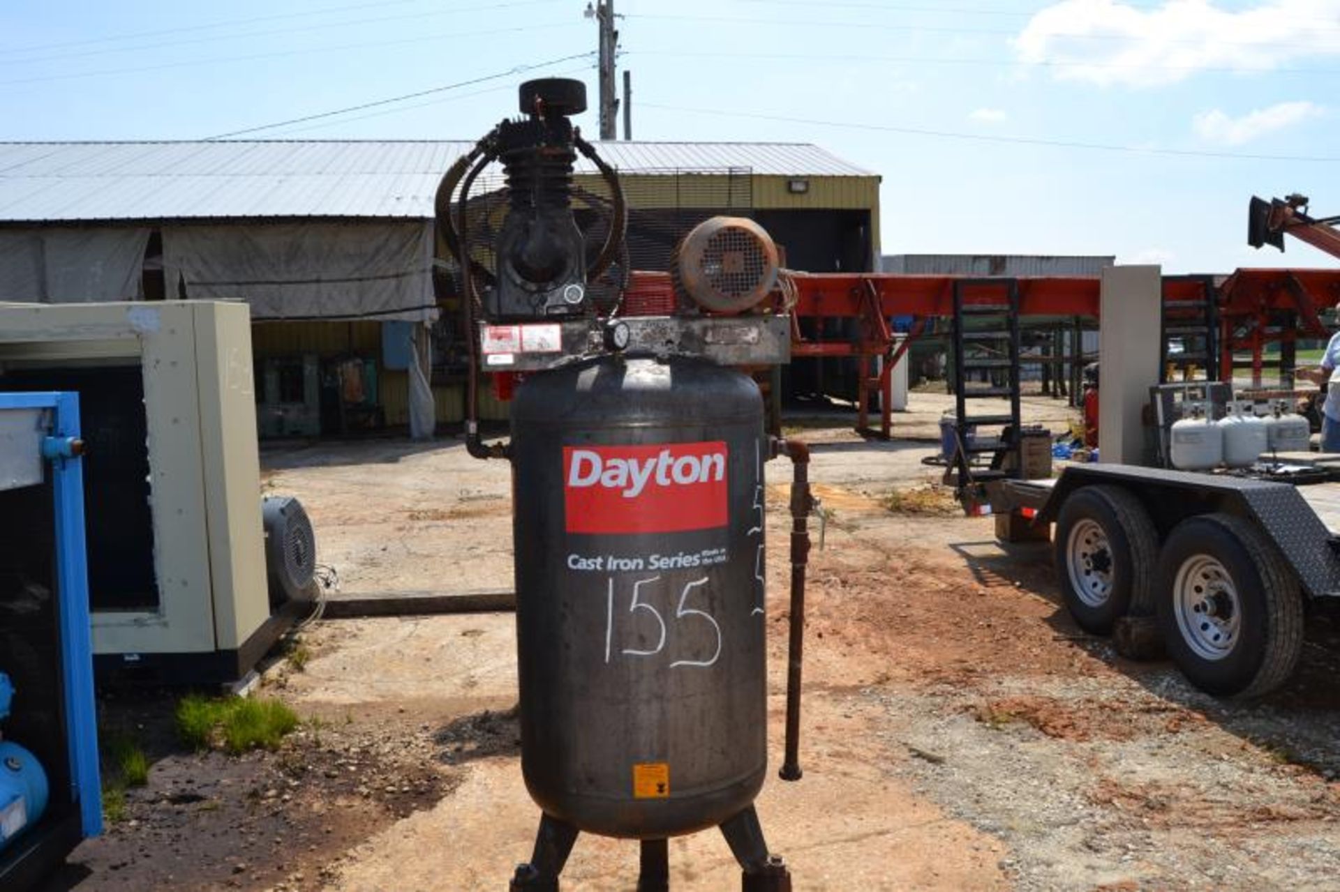 DAYTON 5HP SCREW TYPE AIR COMPRESSOR