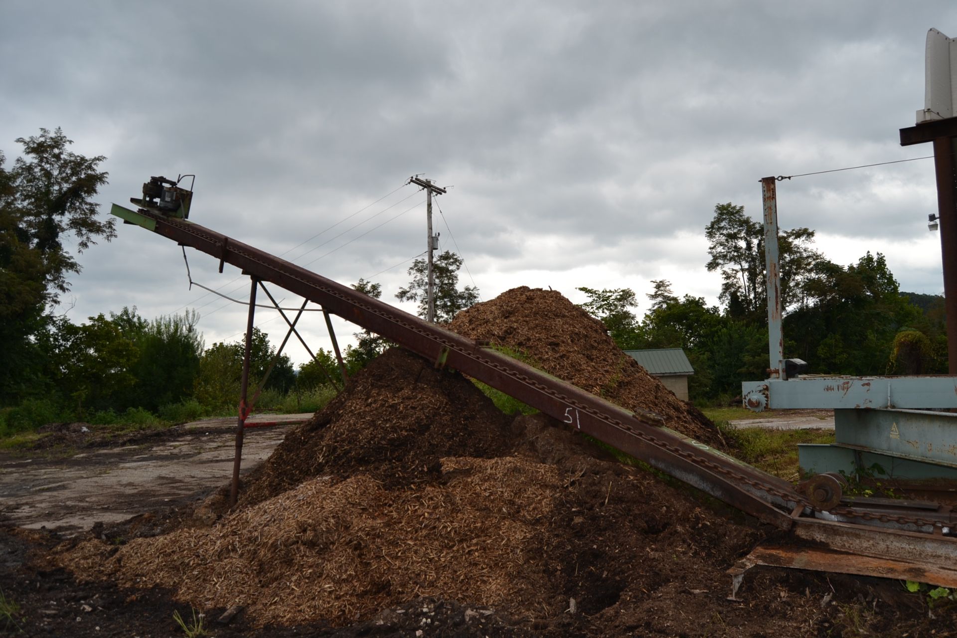 HMC 55' BARN SWEEP CONVEYOR W/ DRIVE