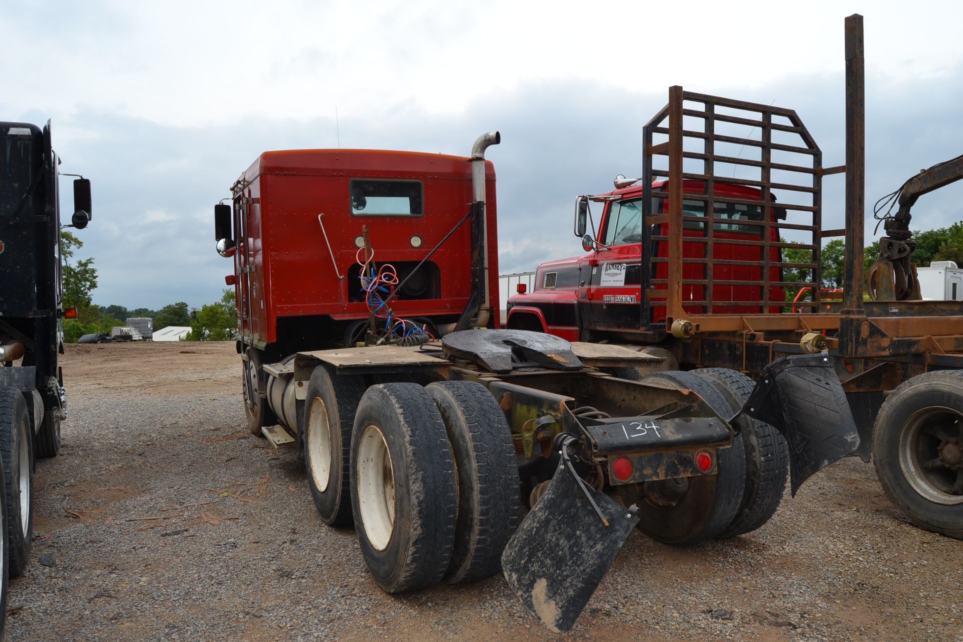 1985 KENWORTH CAB OVER ROAD TRACTOR W/ CUMMINS ENGINE W/ 18 SPEED TRANS SN#1XKED29X1FJ367104 - Image 3 of 3