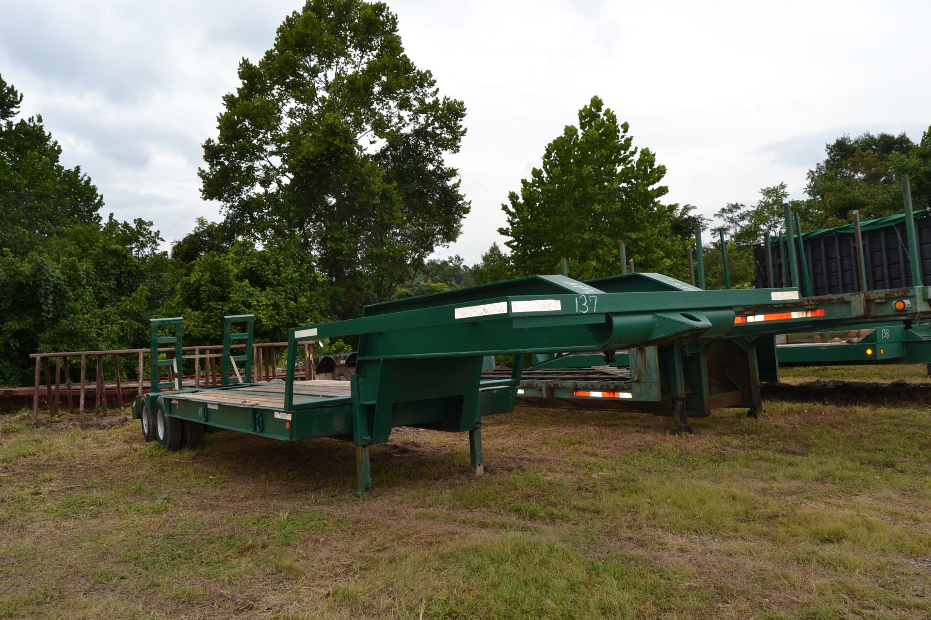 1973 HYSTER 35 TON LOWBOY W/ LOADING RAMPS W/ NEW FLOOR & PAINT