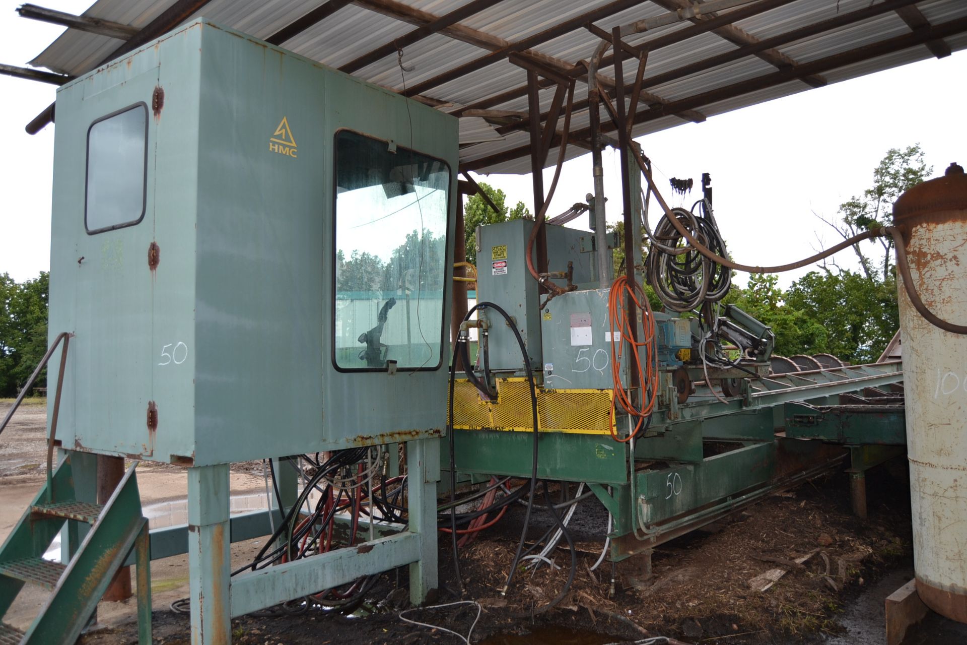 HMC V-216 ROSSER HEAD DEBARKER W/ SLANT TRACK W/ 40 HP MOTOR STAND ALONG CAB W/ CONTROLS SN#1771-01 - Image 3 of 3