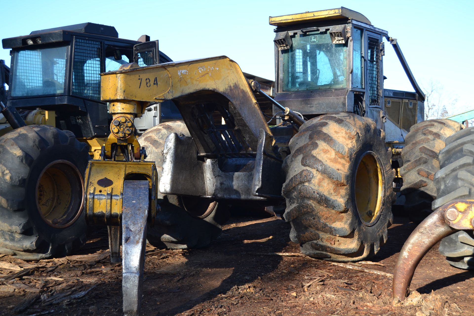 JOHN DEERE 648III GRAPPLE SKIDDER - Image 3 of 3