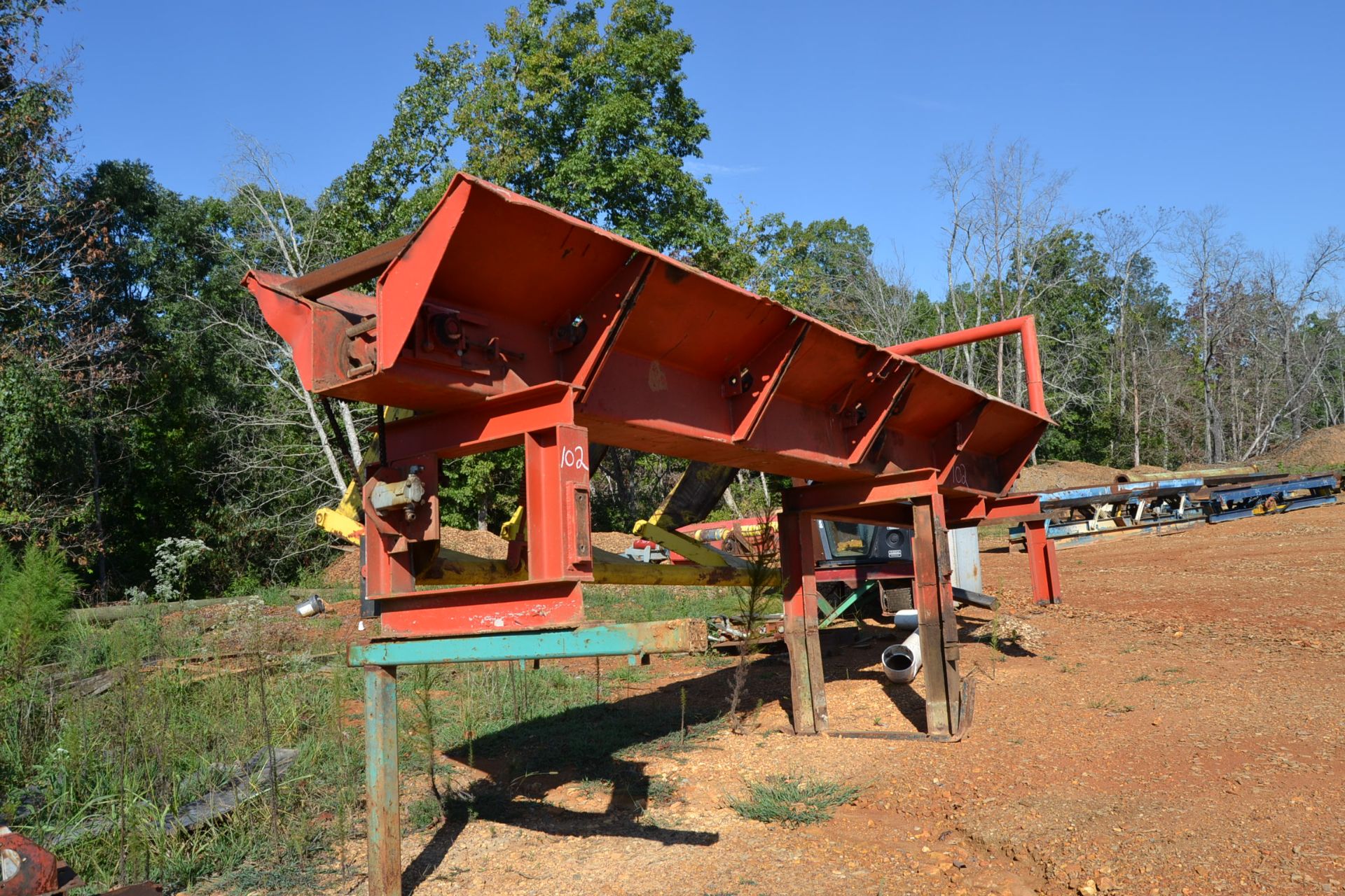 MORBARK 20' LOG TROUGH W/ 3 ARM KICKERS W/ HYDRUALIC DRIVE - Image 3 of 3