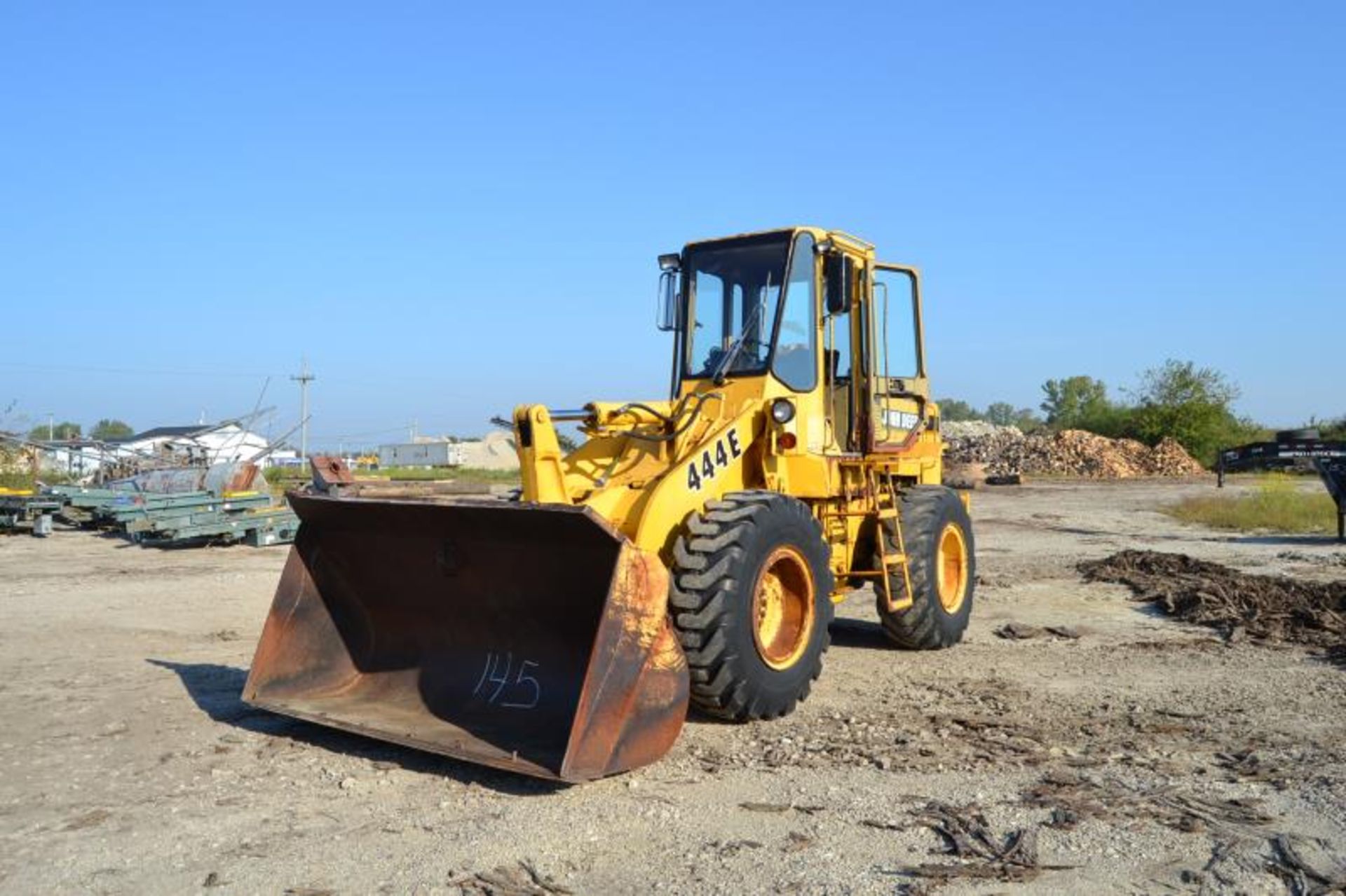 JOHN DEERE 444E ARTICULATING WHEEL LOADER W/ ENCLOSED CAB W/ BUCKET SN#D000491 - Image 3 of 4