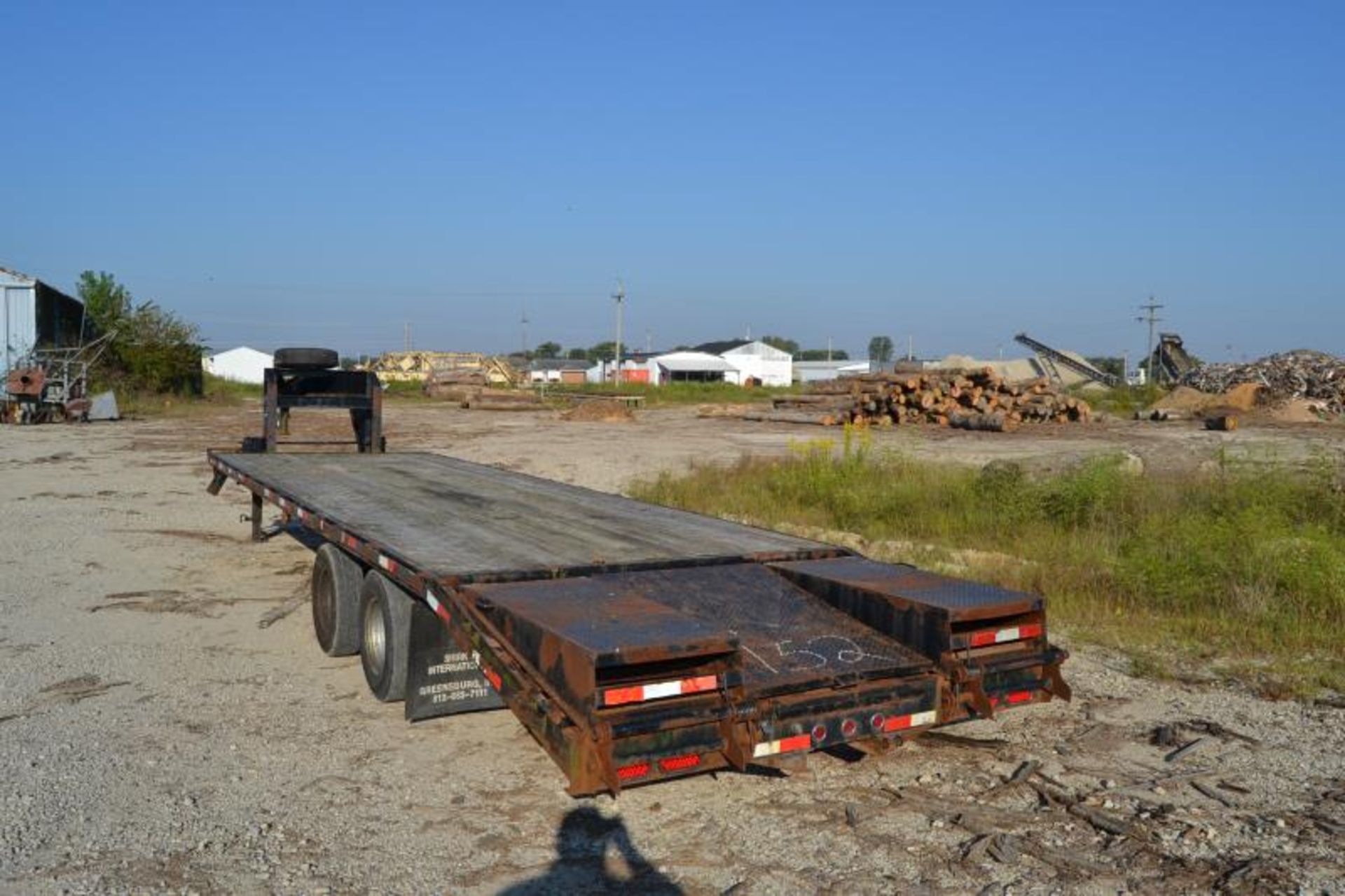 2005 PRO STOCK 30' TANDEM AXLE GOOSE NECK TRAILER SN#5B3GF30255C000074 - Image 3 of 4