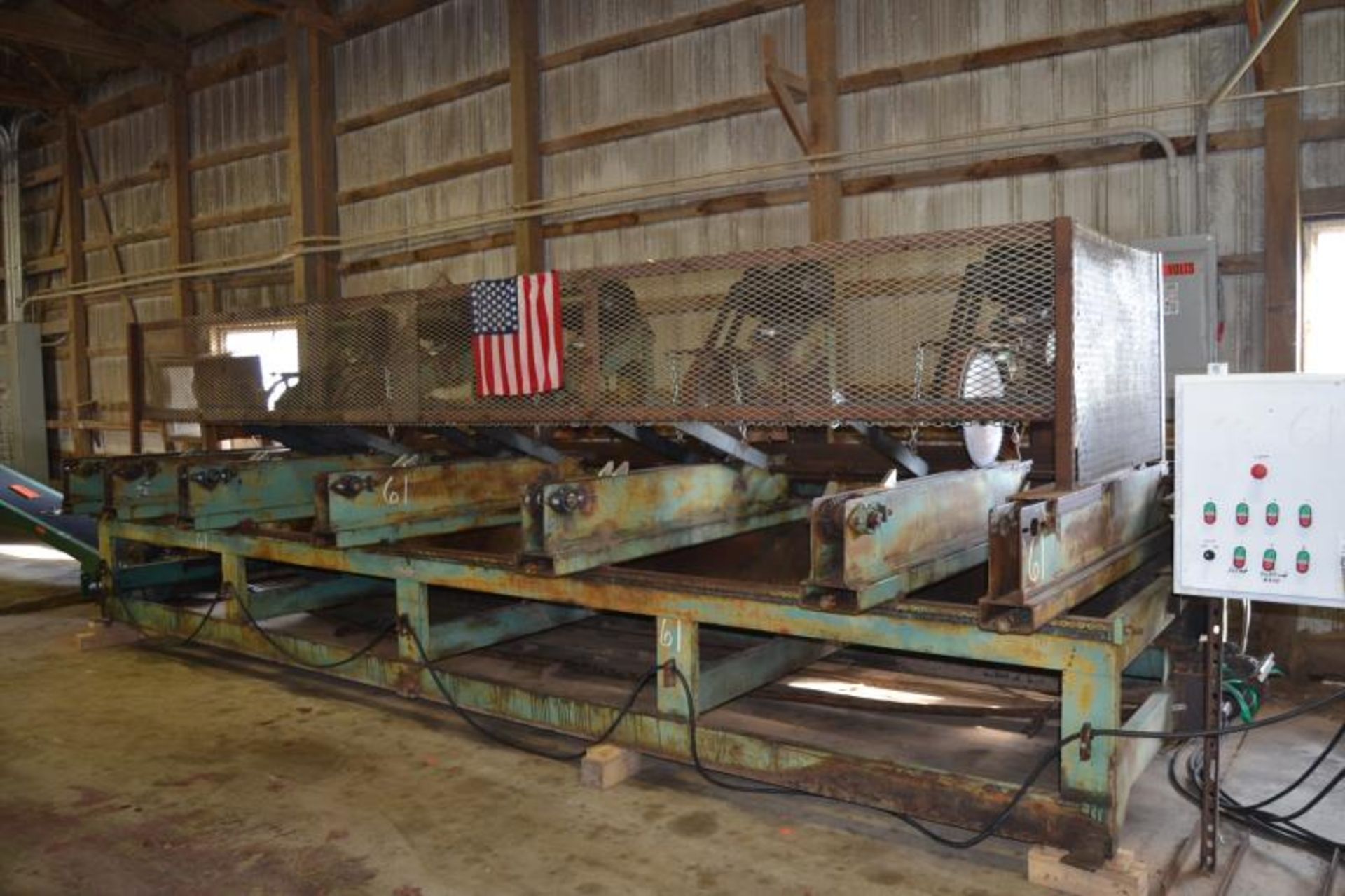 FALCON MODEL MT-165 5 HEAD MULTIPLE TRIM SAW W/ 7.5 HP MOTORS W/ BLOCK & STOCK CONVEYOR W/ CONTROLS - Image 2 of 4